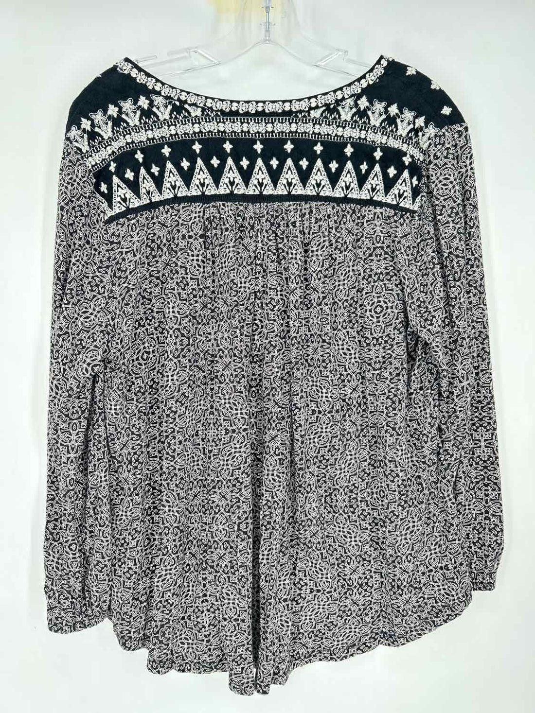 Lucky Brand Size 1X Black & White Print Top/Blouse