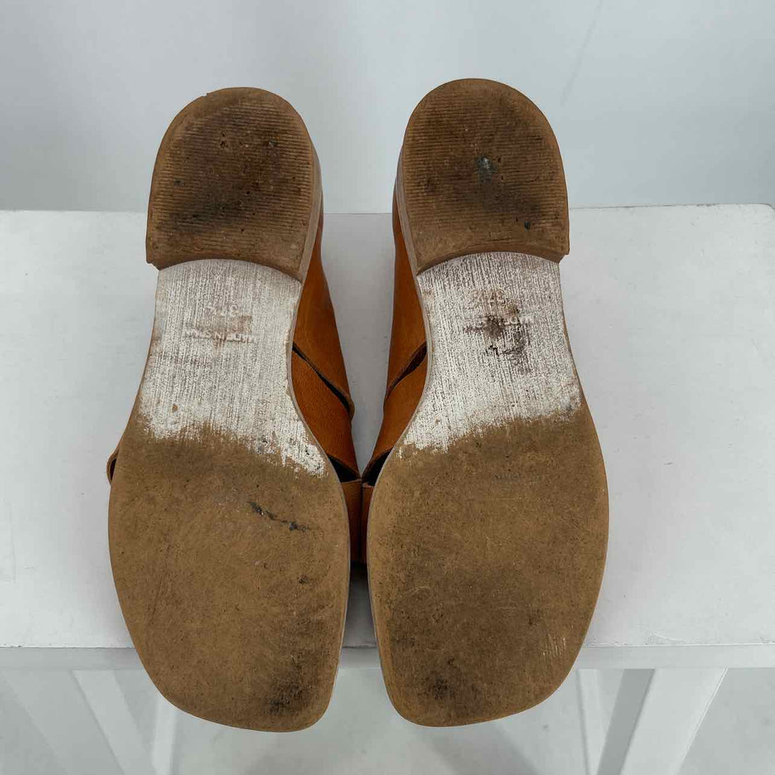 Free People Women Size 37.5 Cognac Sandals
