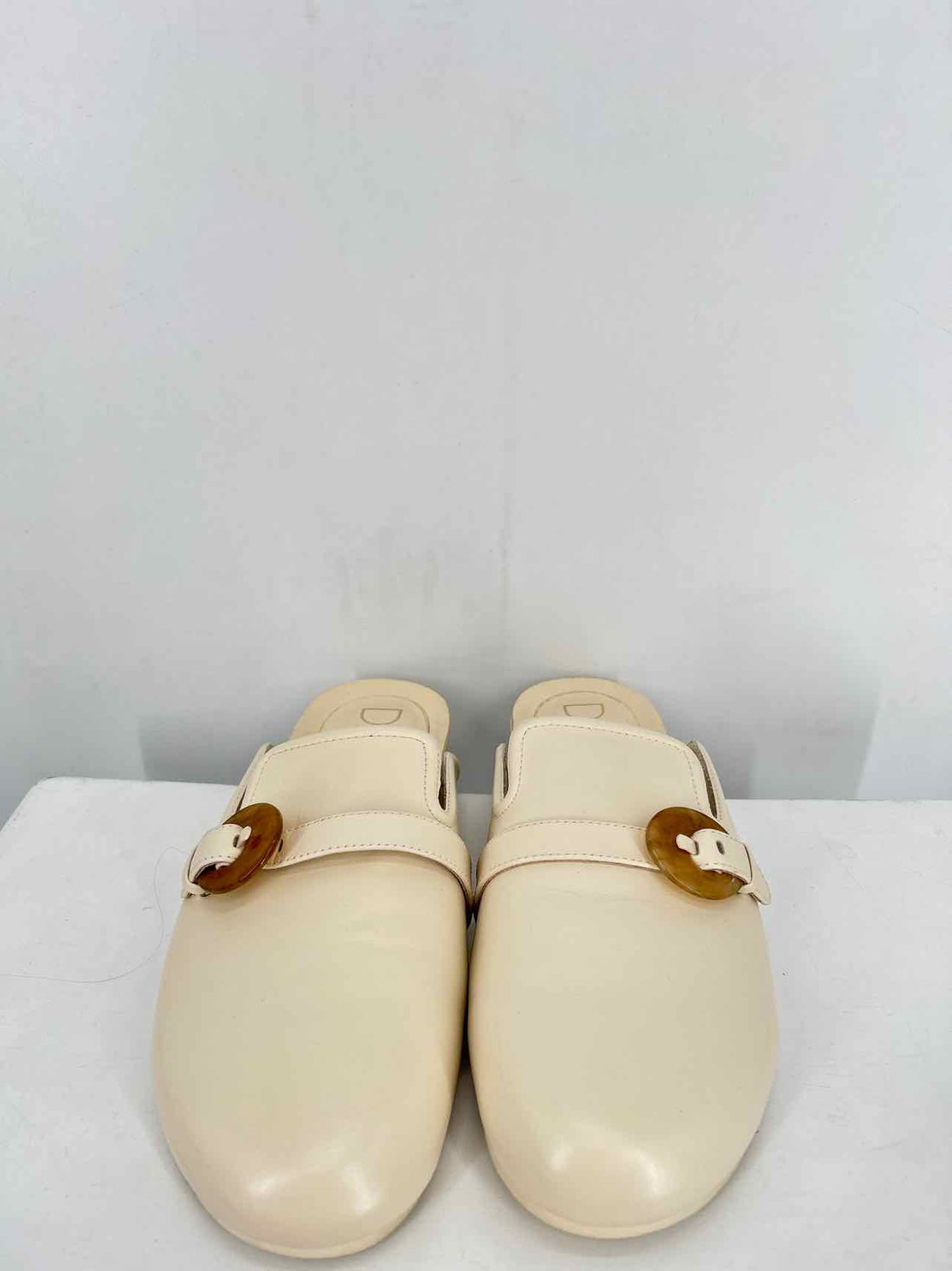 Deltan Women Size 9.5 Cream Mules
