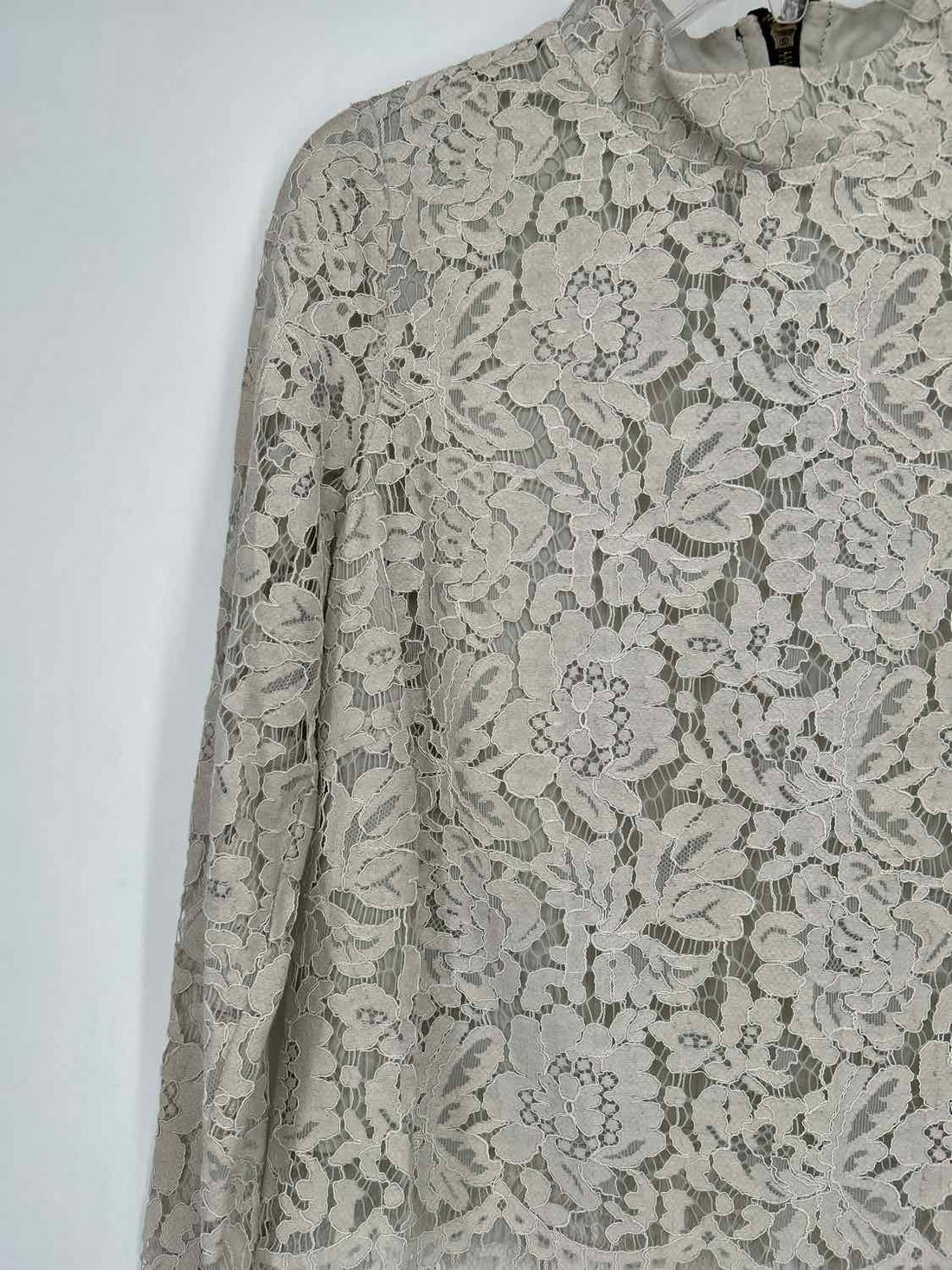 Chaser Size M Off White Lace Long Sleeve