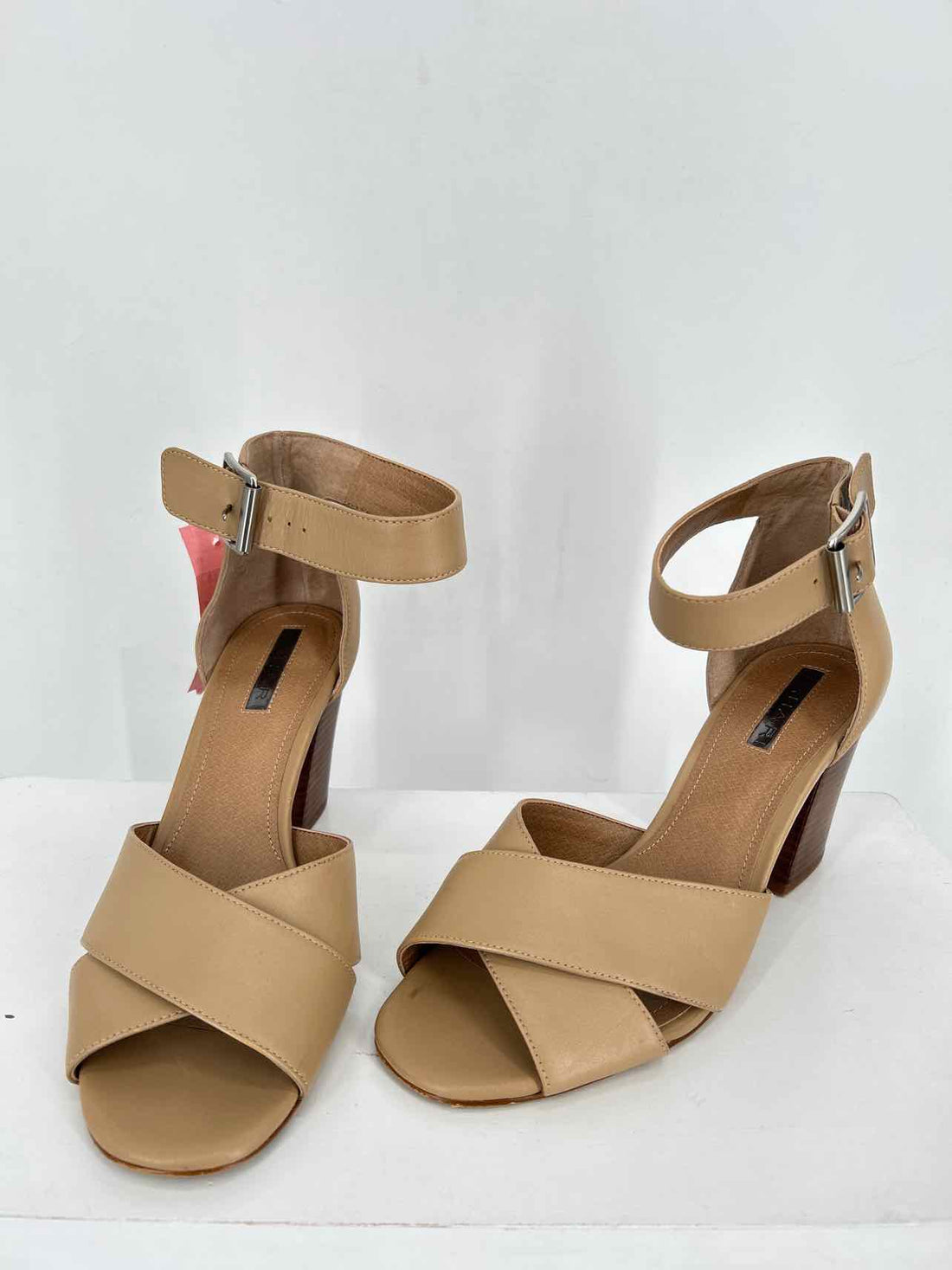 Tahari Women Size 8 Khaki Heels
