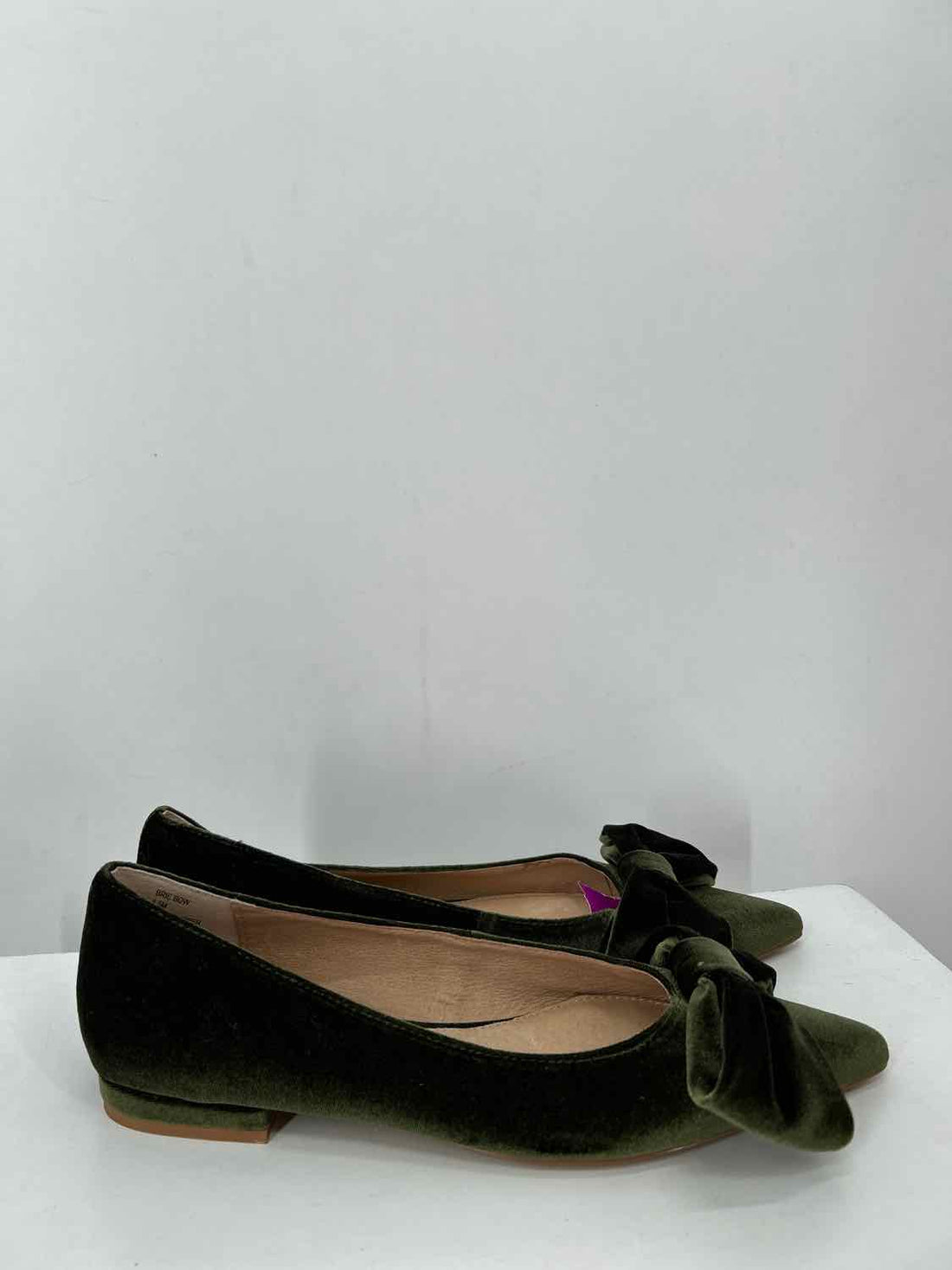 Cecelia Women Size 8.5 Green Velvet Flats
