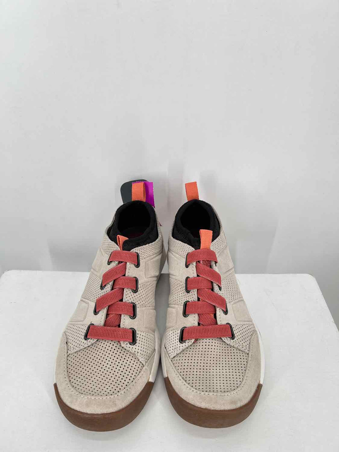 L L Bean Women Size 8.5 Beige Sneakers