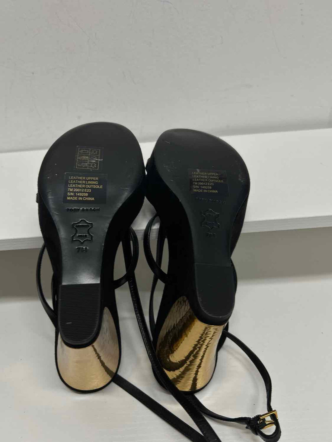Tory Burch Women Size 7 Black & Gold Like New Wedges