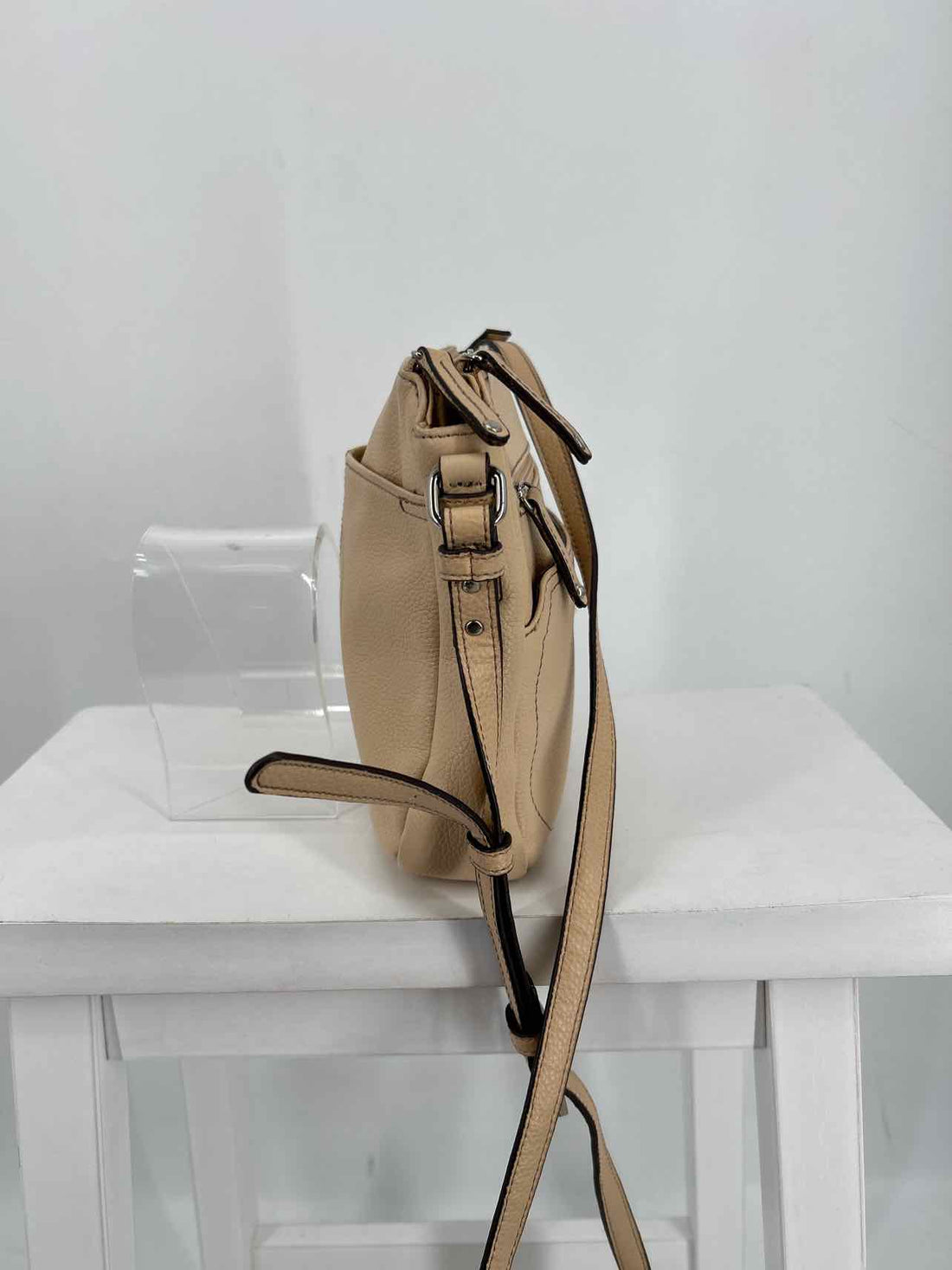 Tignanello Cream Leather Pre Owned Crossbody