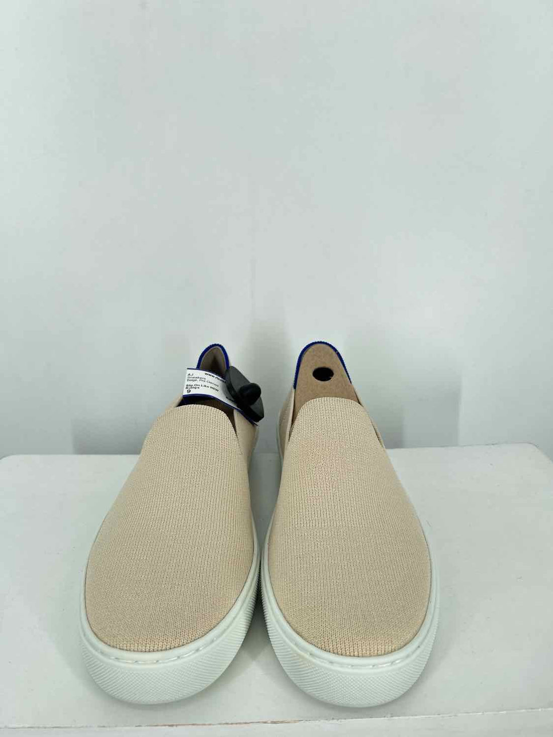 Rothys Women Size 9 Beige Sneakers