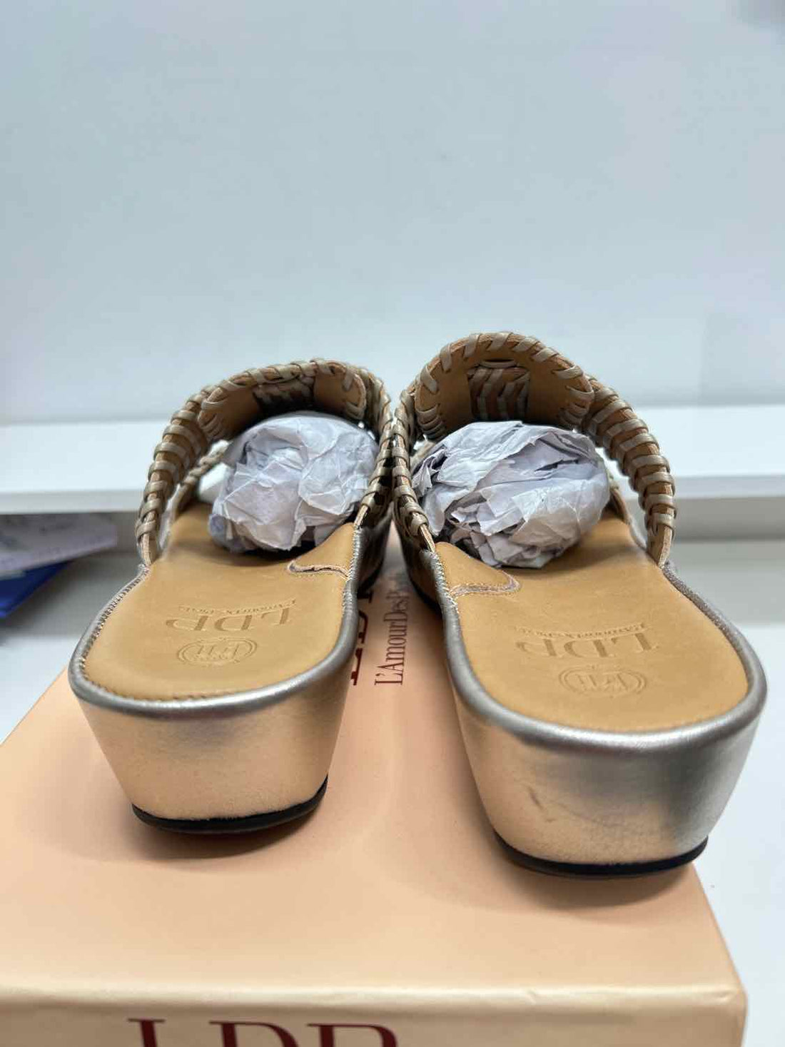 LDP Women Size 8.5 Champagne New In Box Leather Sandals