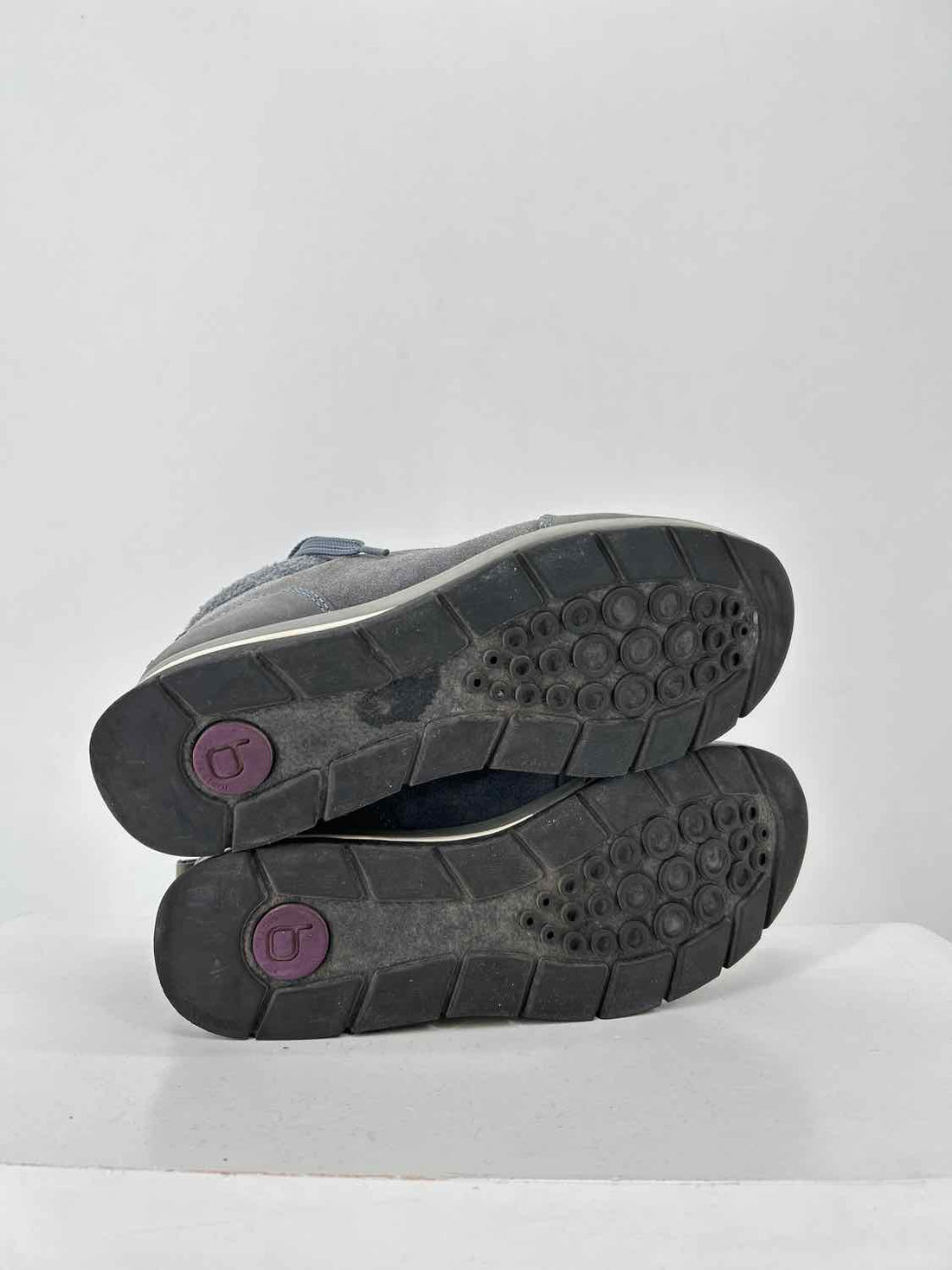 Bionico Women Size 6.5 Gray Leather &  Wool Sneakers