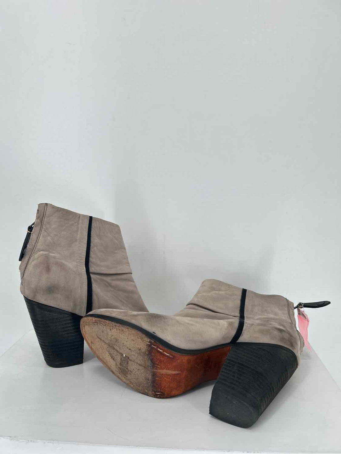 Rag & Bone Women Size 40 Light Grey Distressed Newbury Booties Ankle Boot