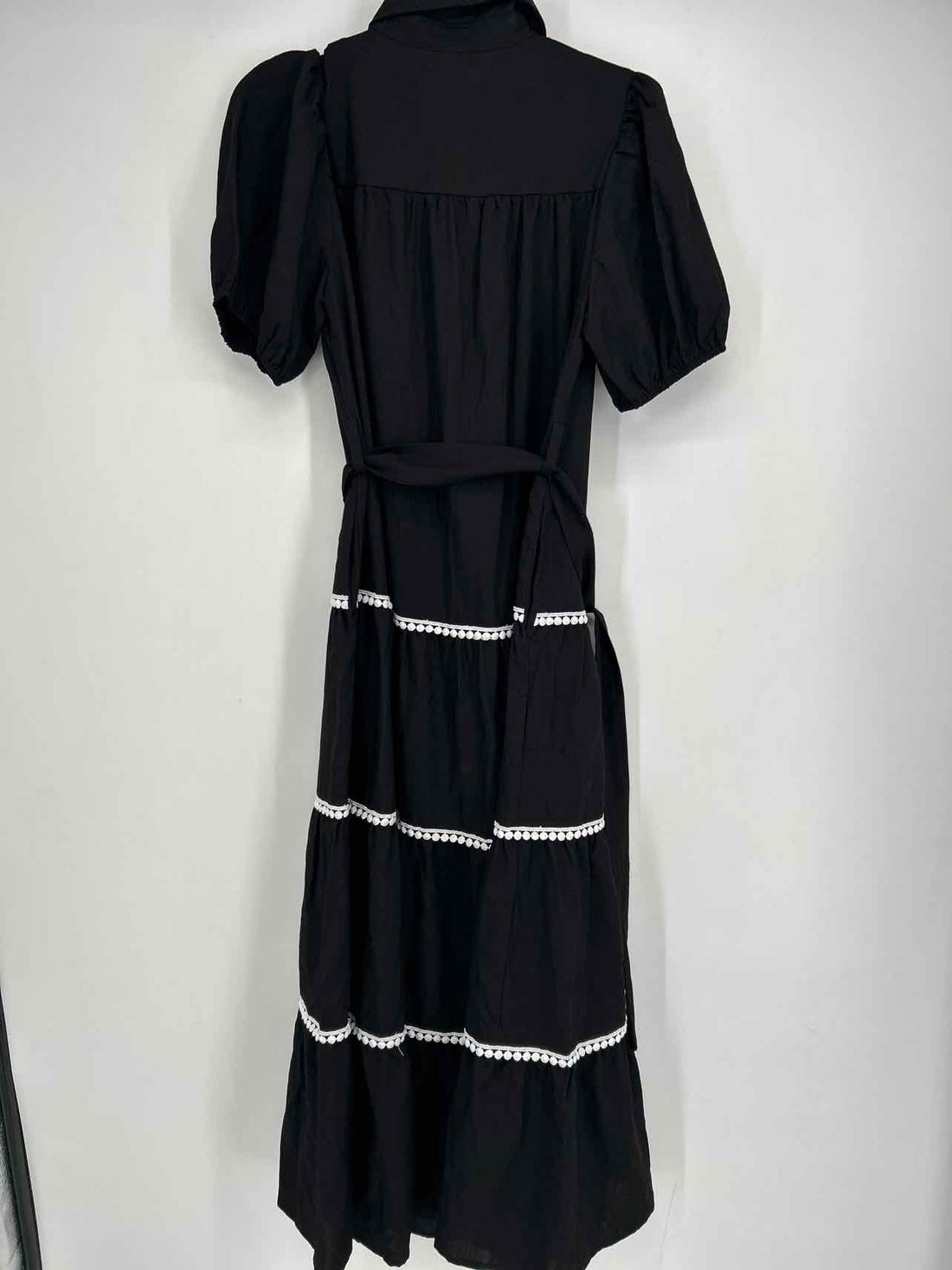 Pretty Garden Size S Black & White Dress