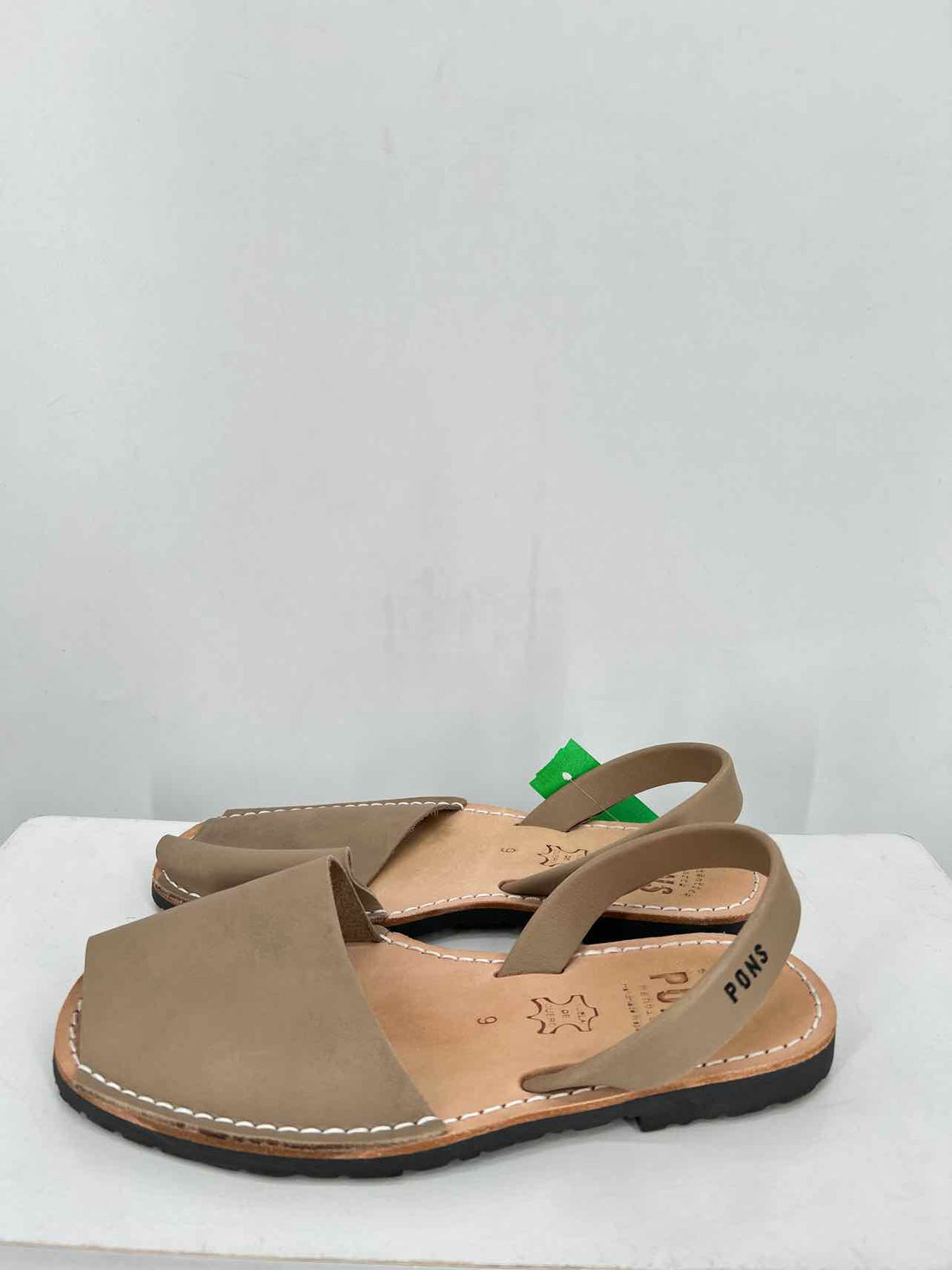PONS Women Size 39 (8.5-9) Taupe Sandals