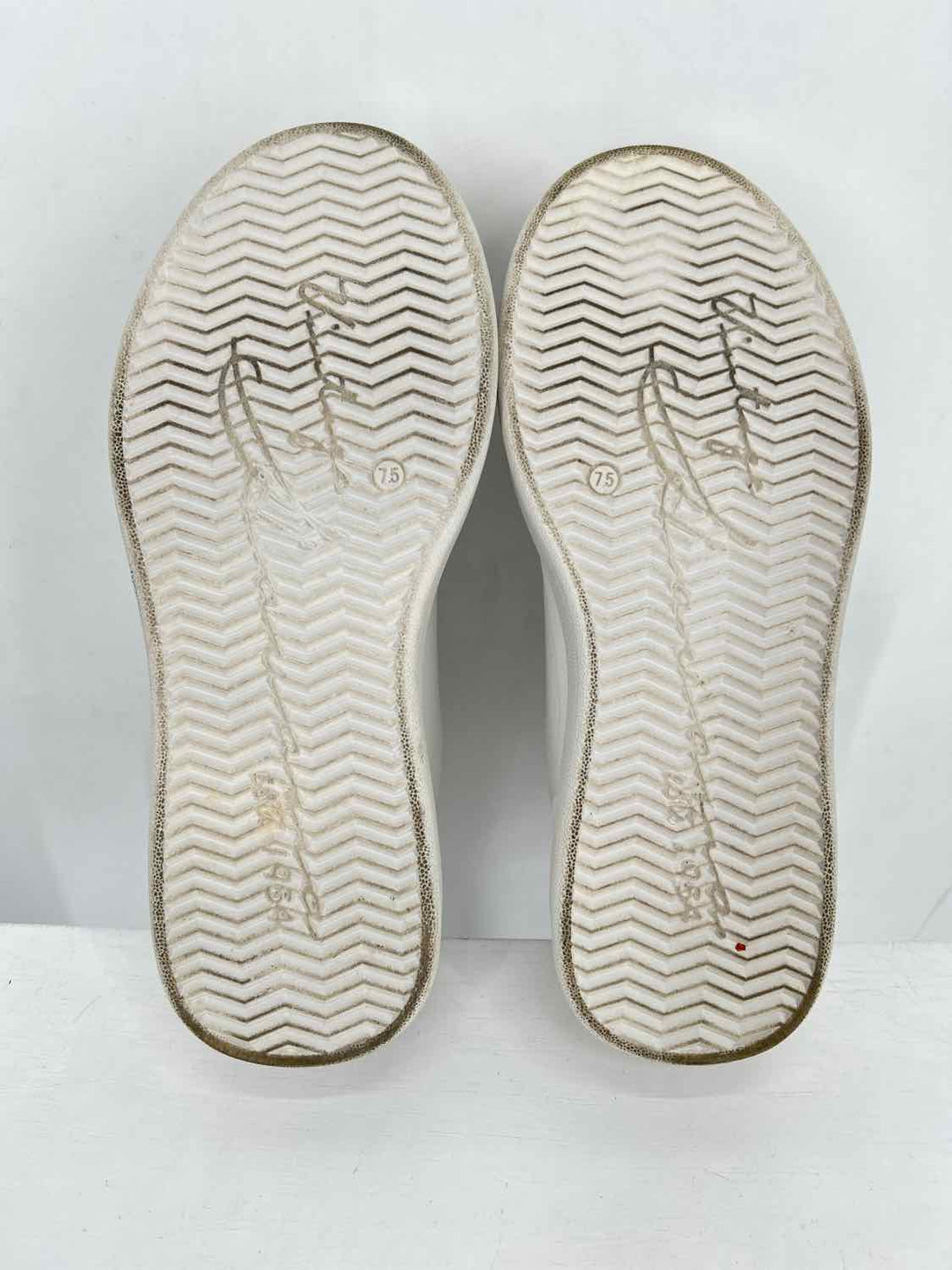 Vintage Havana Women Size 7.5 White Sneakers