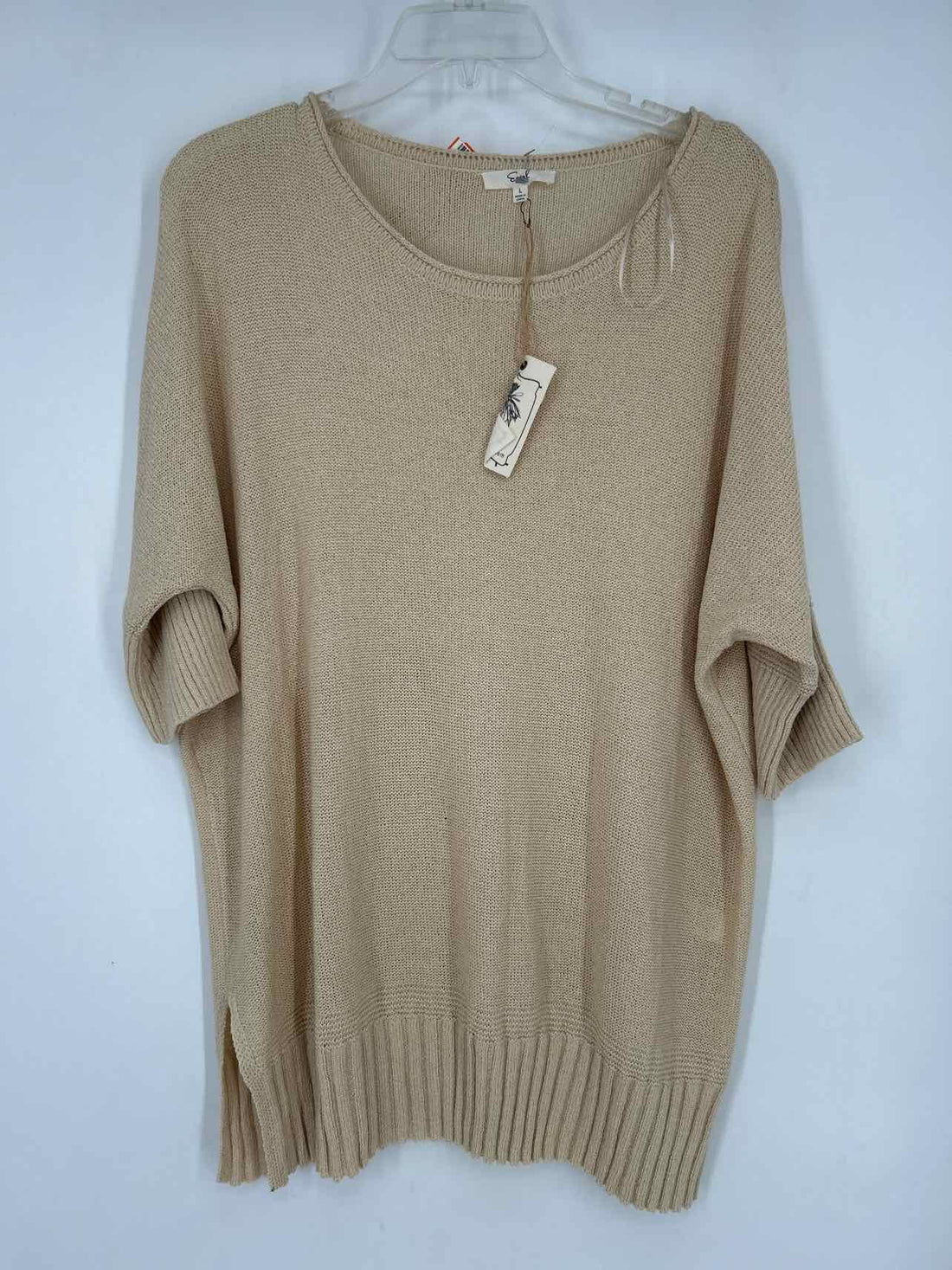 Easel Size L Cream NWT Sweater