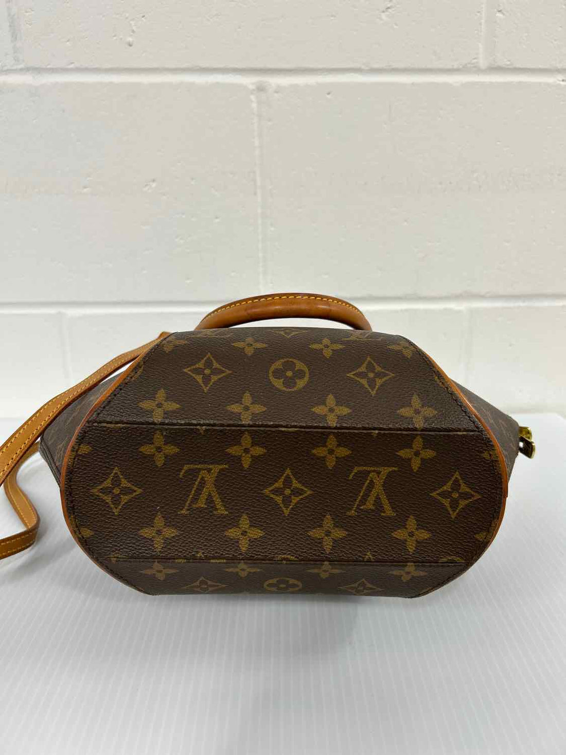 Louis Vuitton Ellipse Monogram PM Satchel. June 2000 Collection