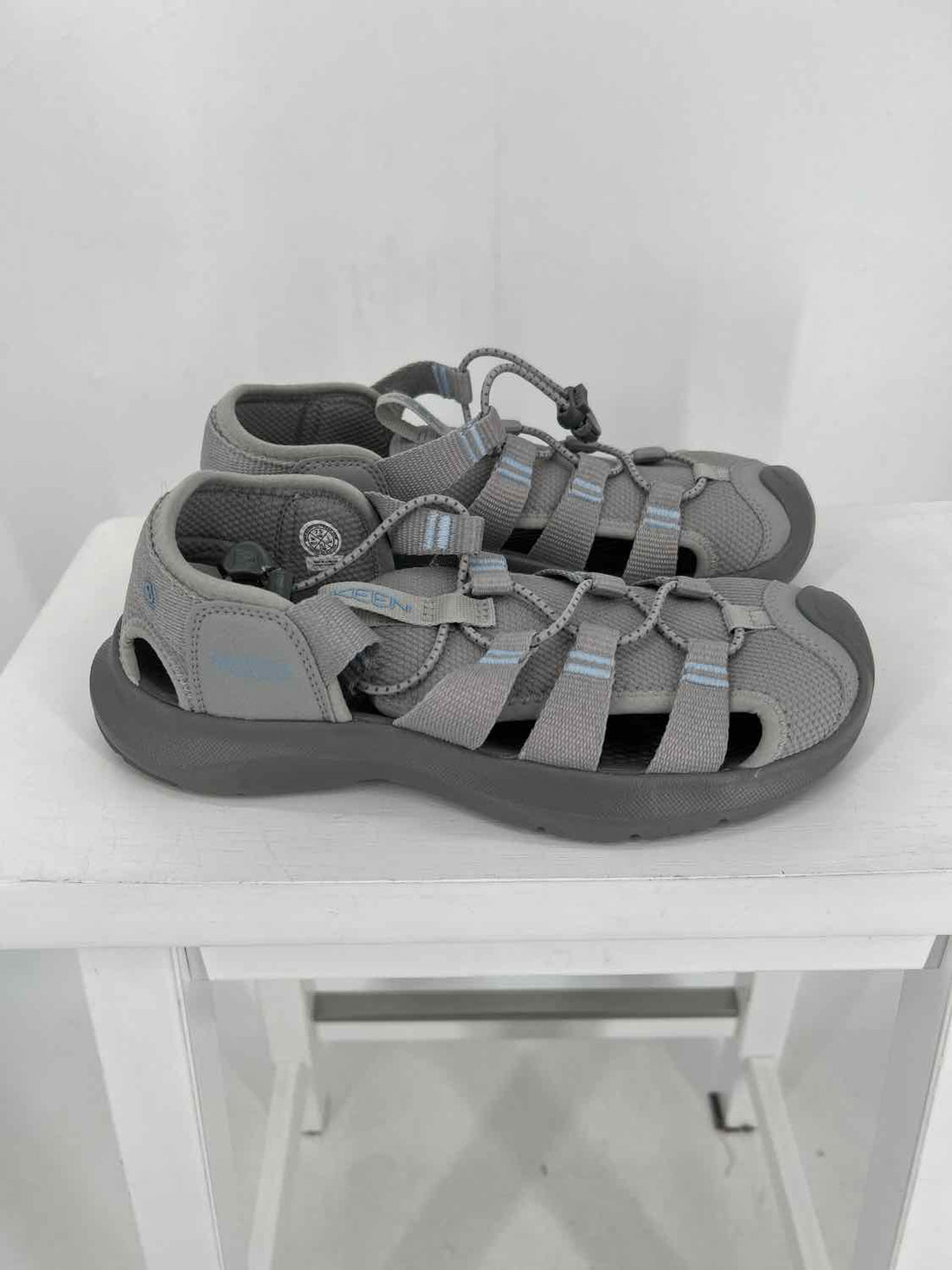 Keen Women Size 7.5 Light Gray Seanik H2 Sandals
