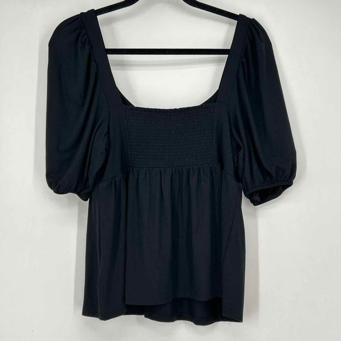 Lilly Pulitzer M Black Short Sleeve Lilly Pulitzer Top