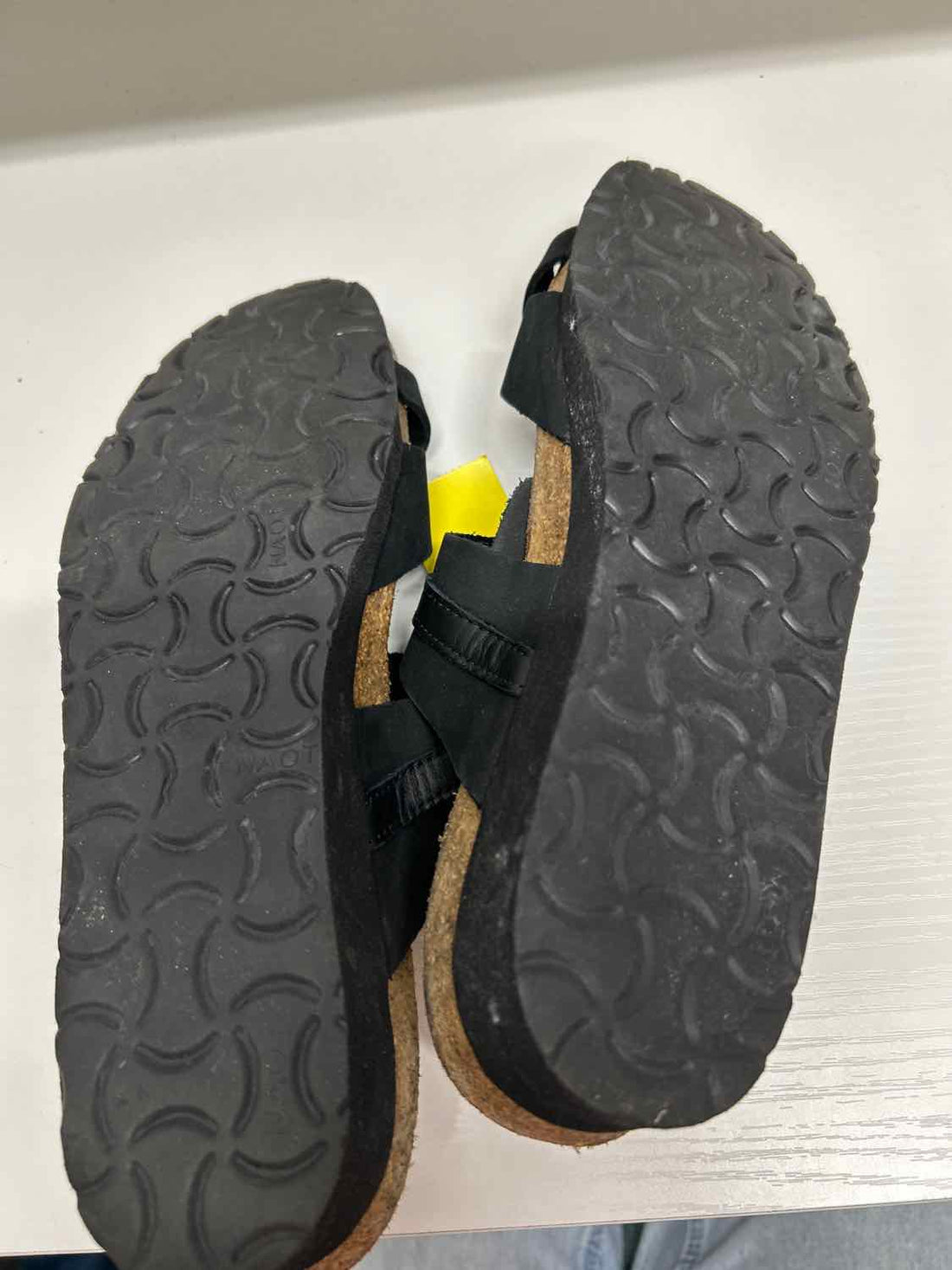 Naot Women Size 39 (8.5-9) Black Sandals