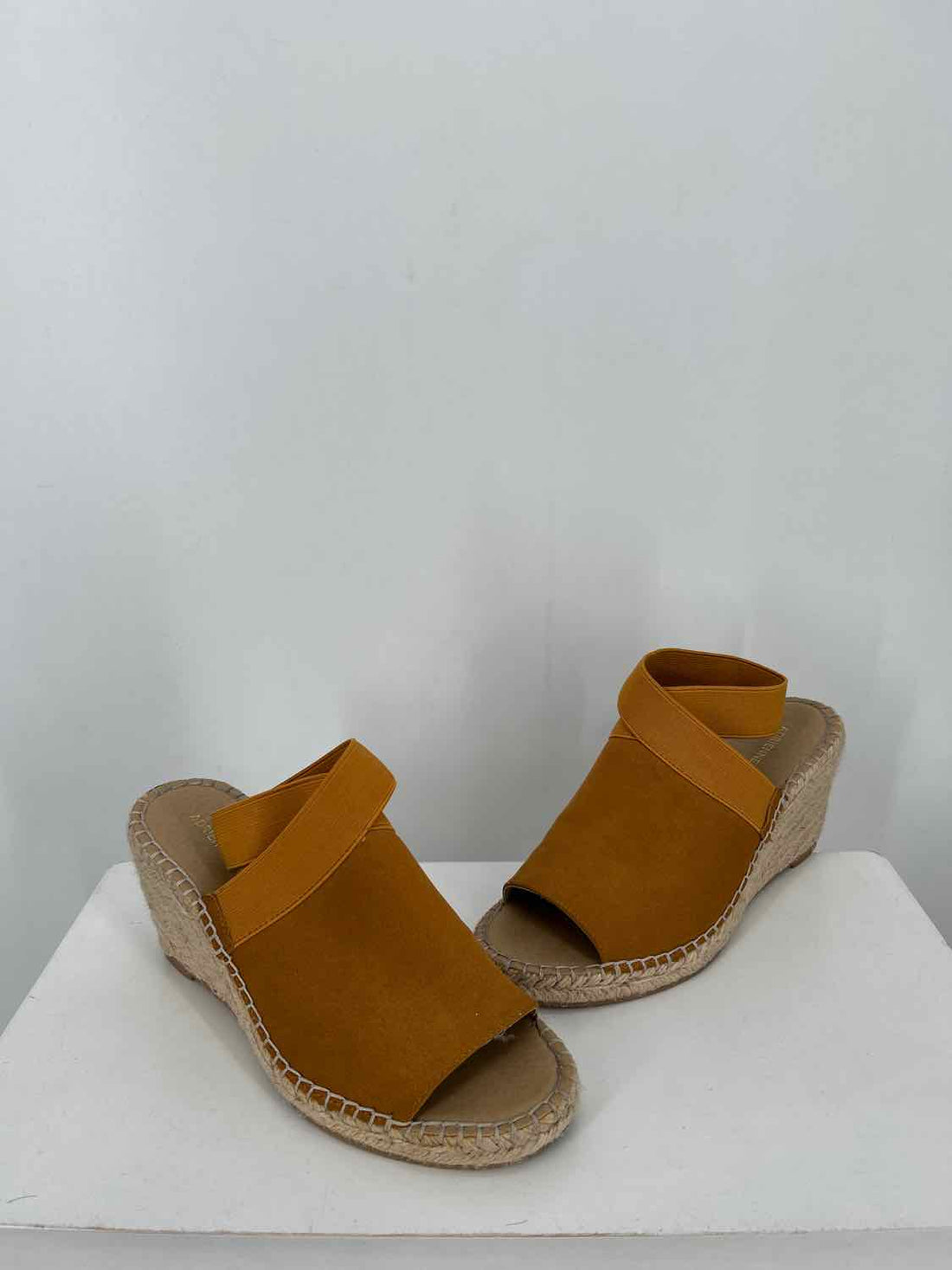 Adrienne Vittadini Women Size 6 Mustard Espadrilles Wedges