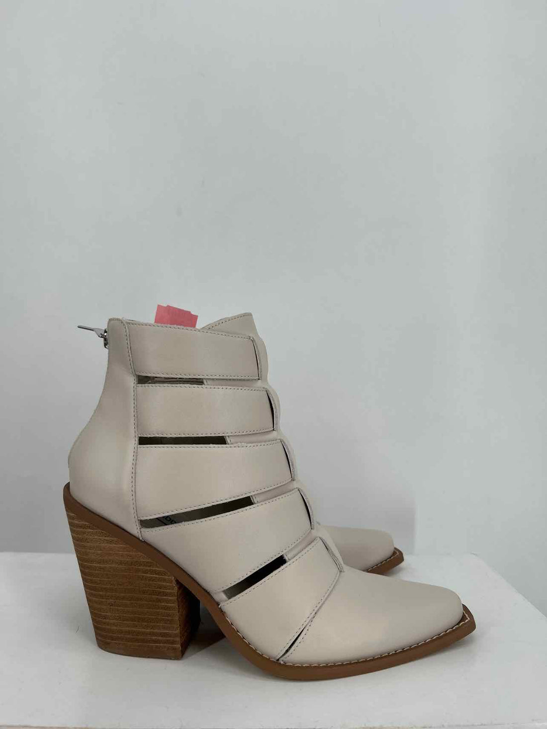 Steve Madden Women Size 8 Cream Genuine Leather Ankle Boot