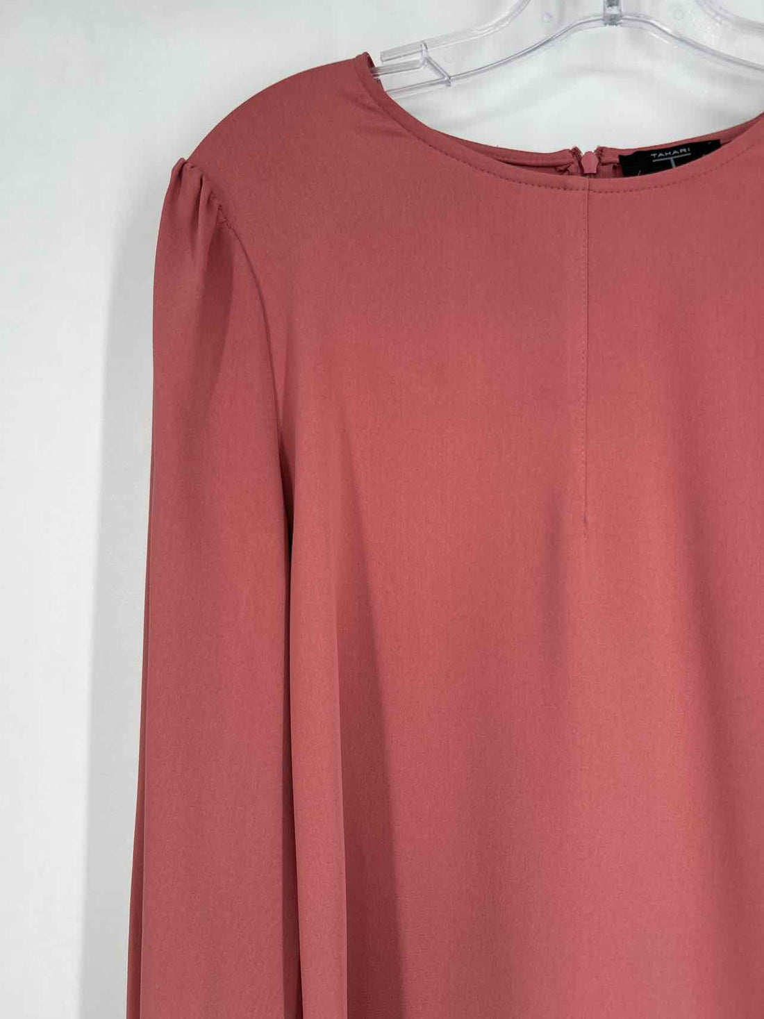 T Tahari Size M Rose Long Sleeve