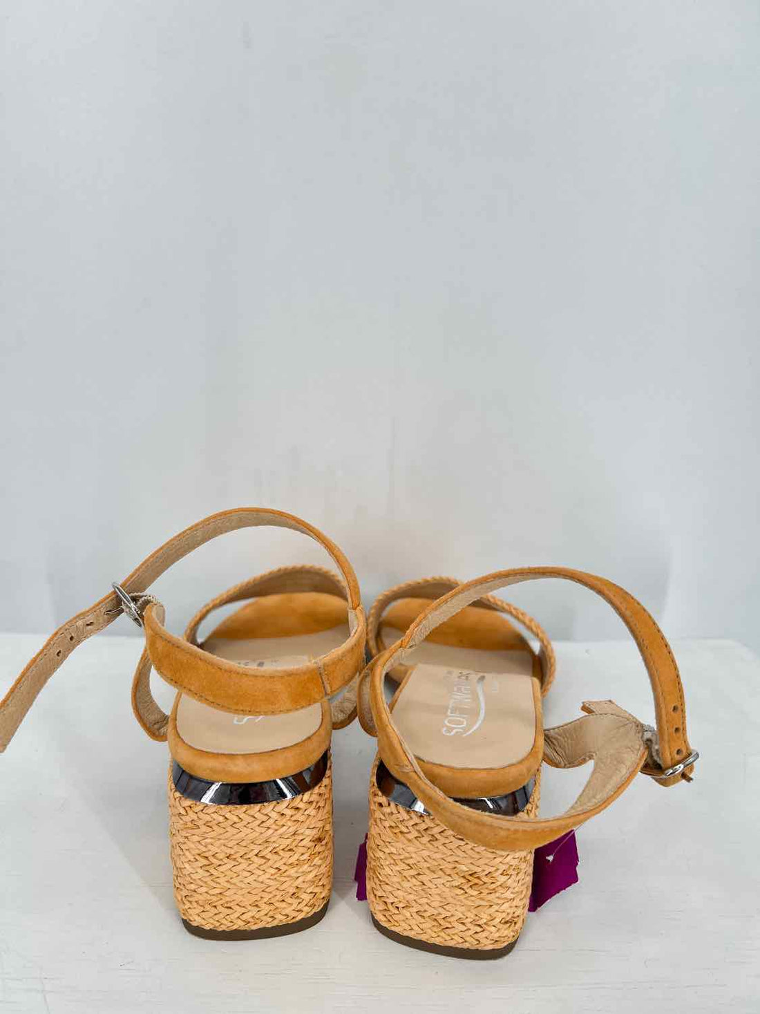 Softwaves Women Size 38.5 Marigold Sandals