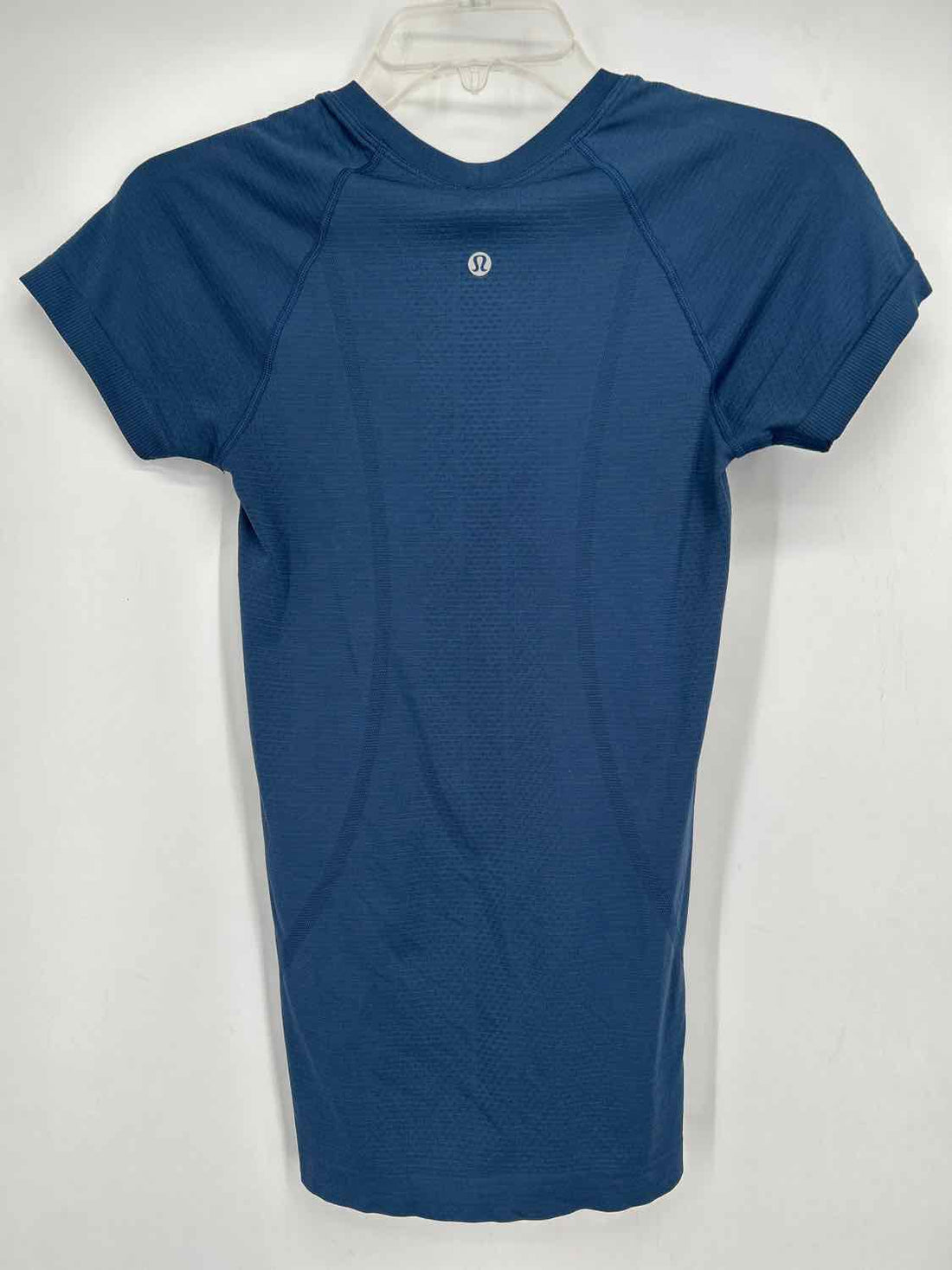 Lululemon Size 2 Navy Short Sleeve Active Tops