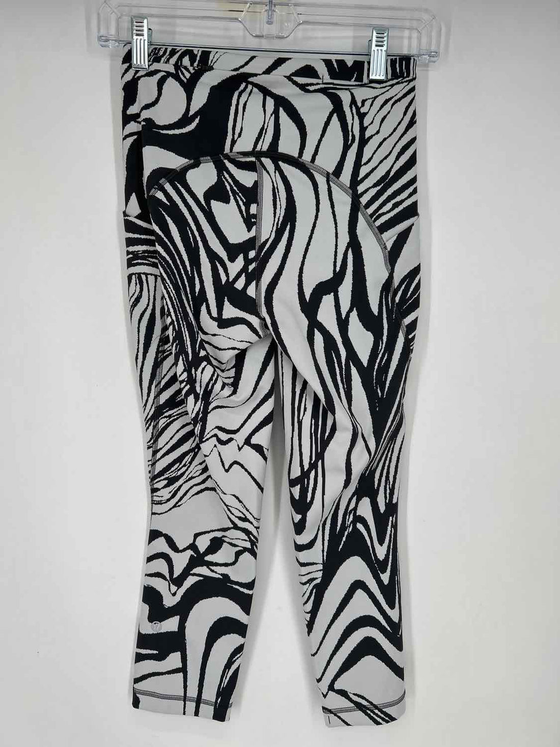 Lululemon Size 4 White & Gray Active Leggings