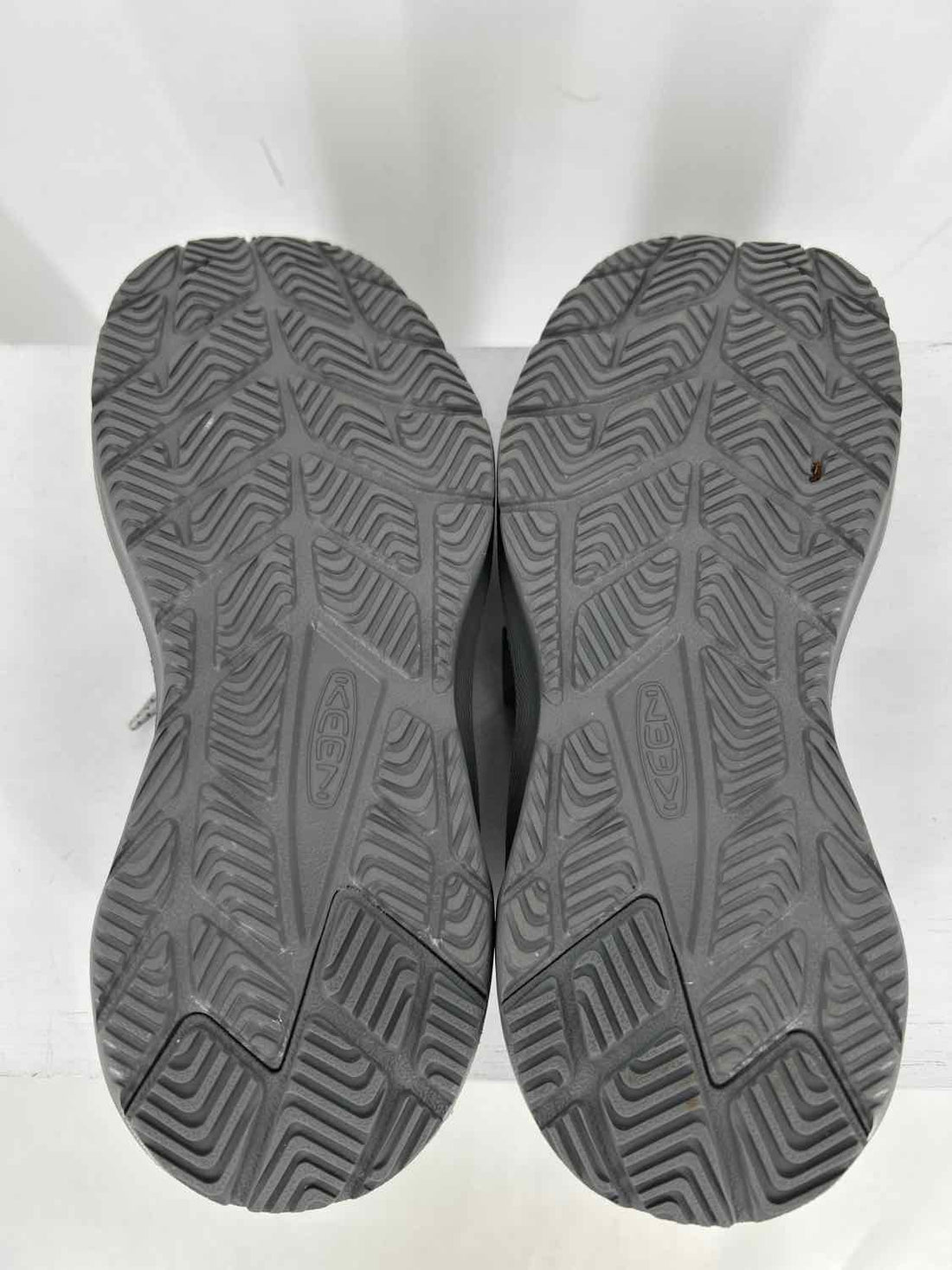 Keen Women Size 7.5 Light Gray Seanik H2 Sandals