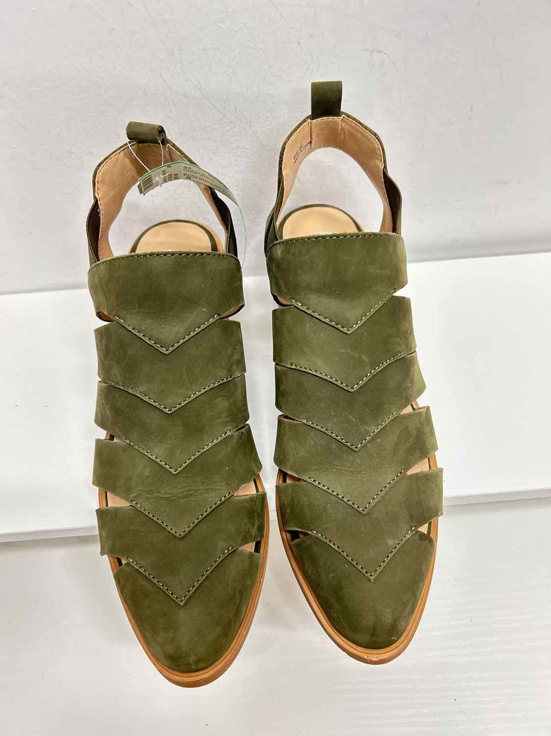 Faryl Robin Women Size 8 Olive Suede Ankle Boot