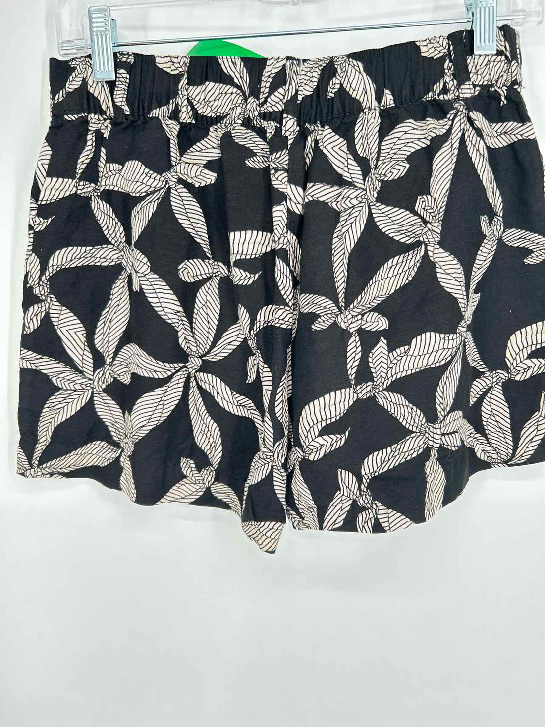 Loft Size 4 Black & Beige Shorts