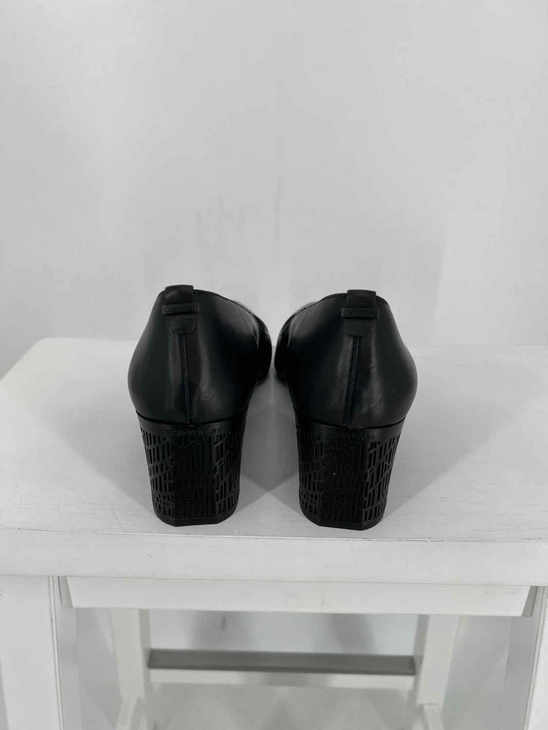 Calvin Klein Women Size 8 Black Heels