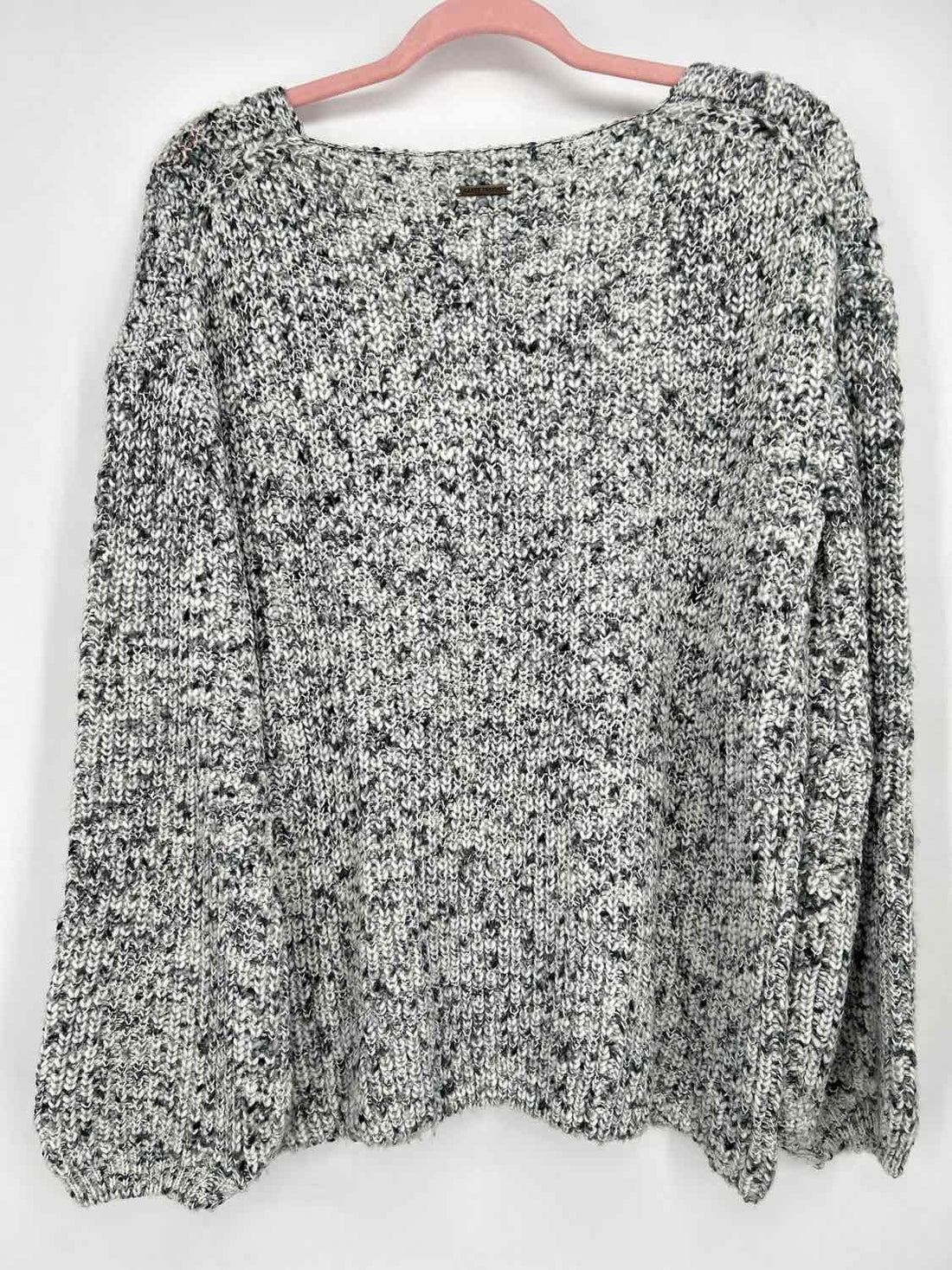 Carve Designs Size L Gray & White Knit Sweater