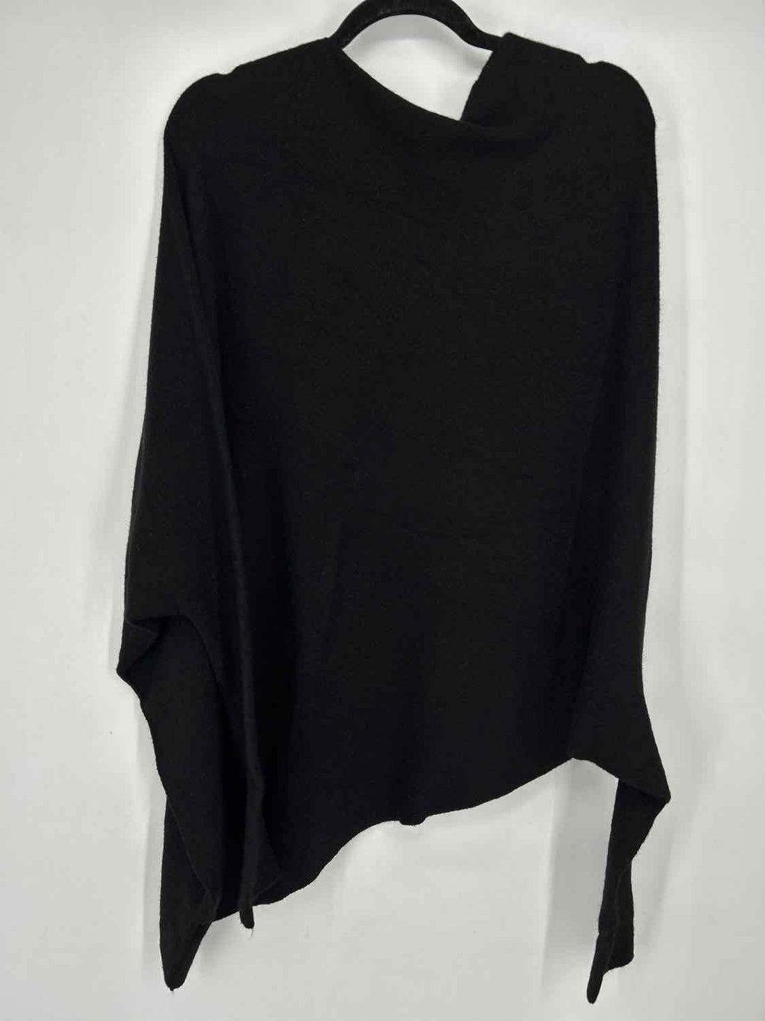 Jaki London NWT Size M Black Sweater