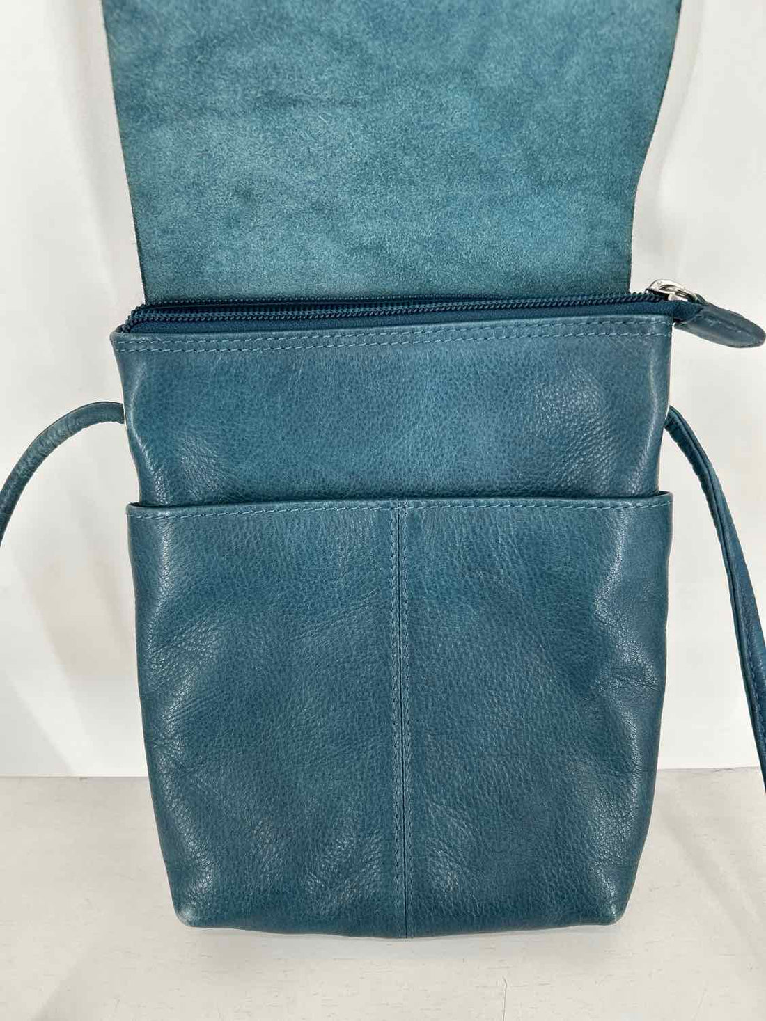 ILI Blue Crossbody
