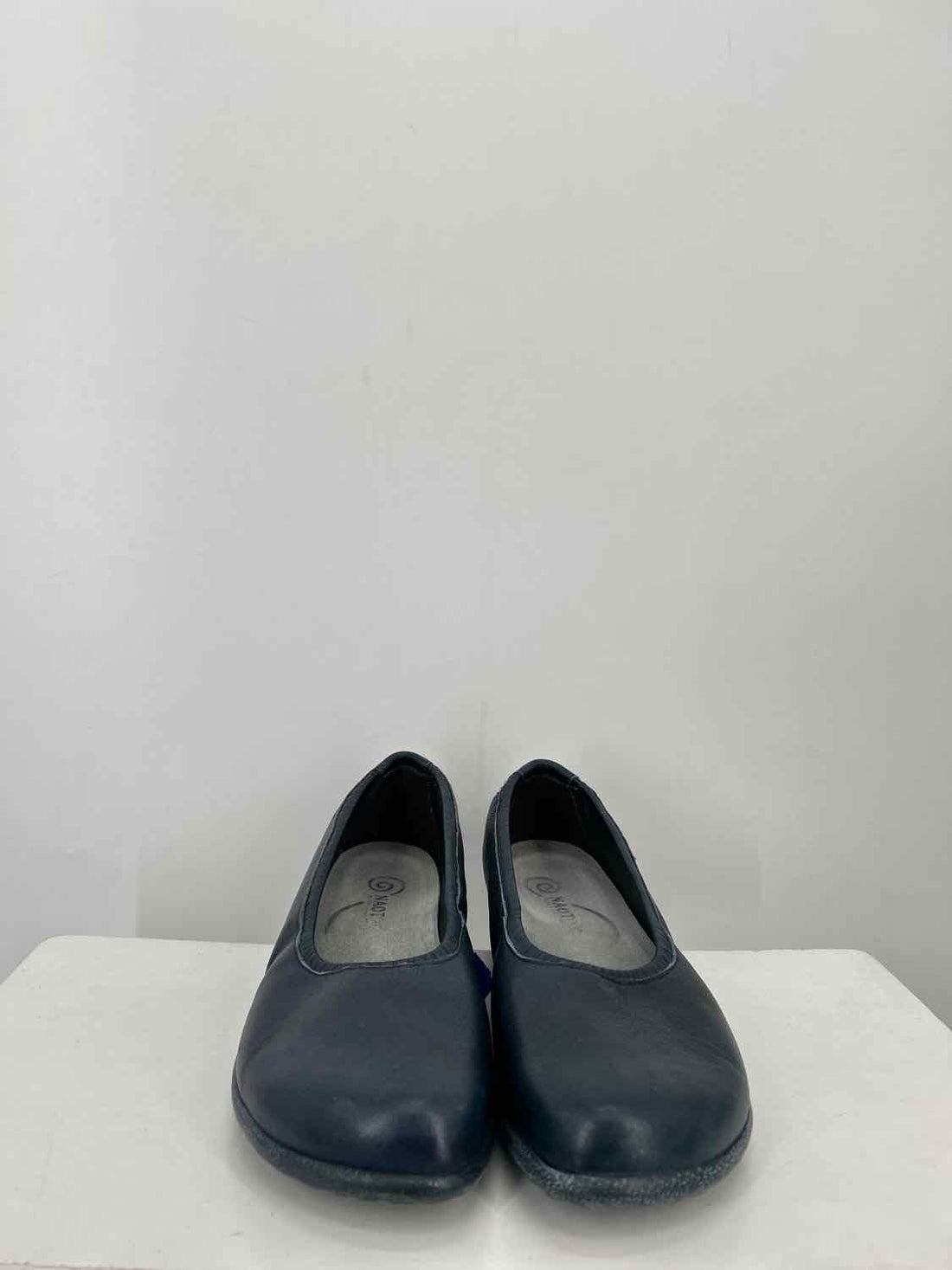 Naot Women Size 40(9) Navy Flats