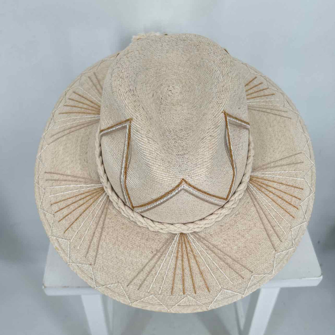 Corazon Playero Size M Neutral NWT Hats