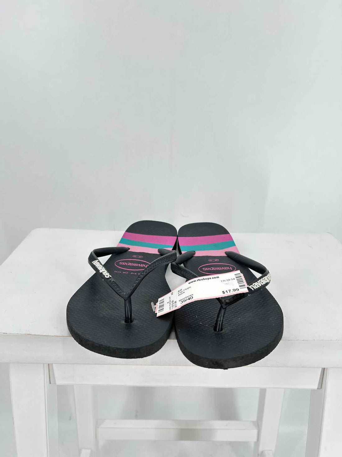 Havaianas Women Size 39/40 Black Flip Flops