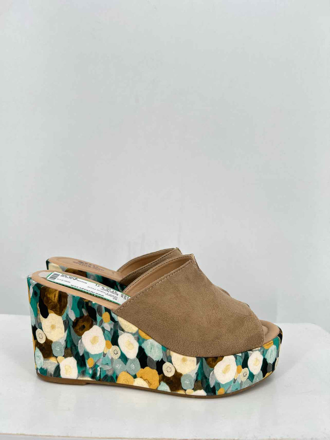 Spring Step Women Size 37 (6.5-7) Green & Yellow Floral Wedges
