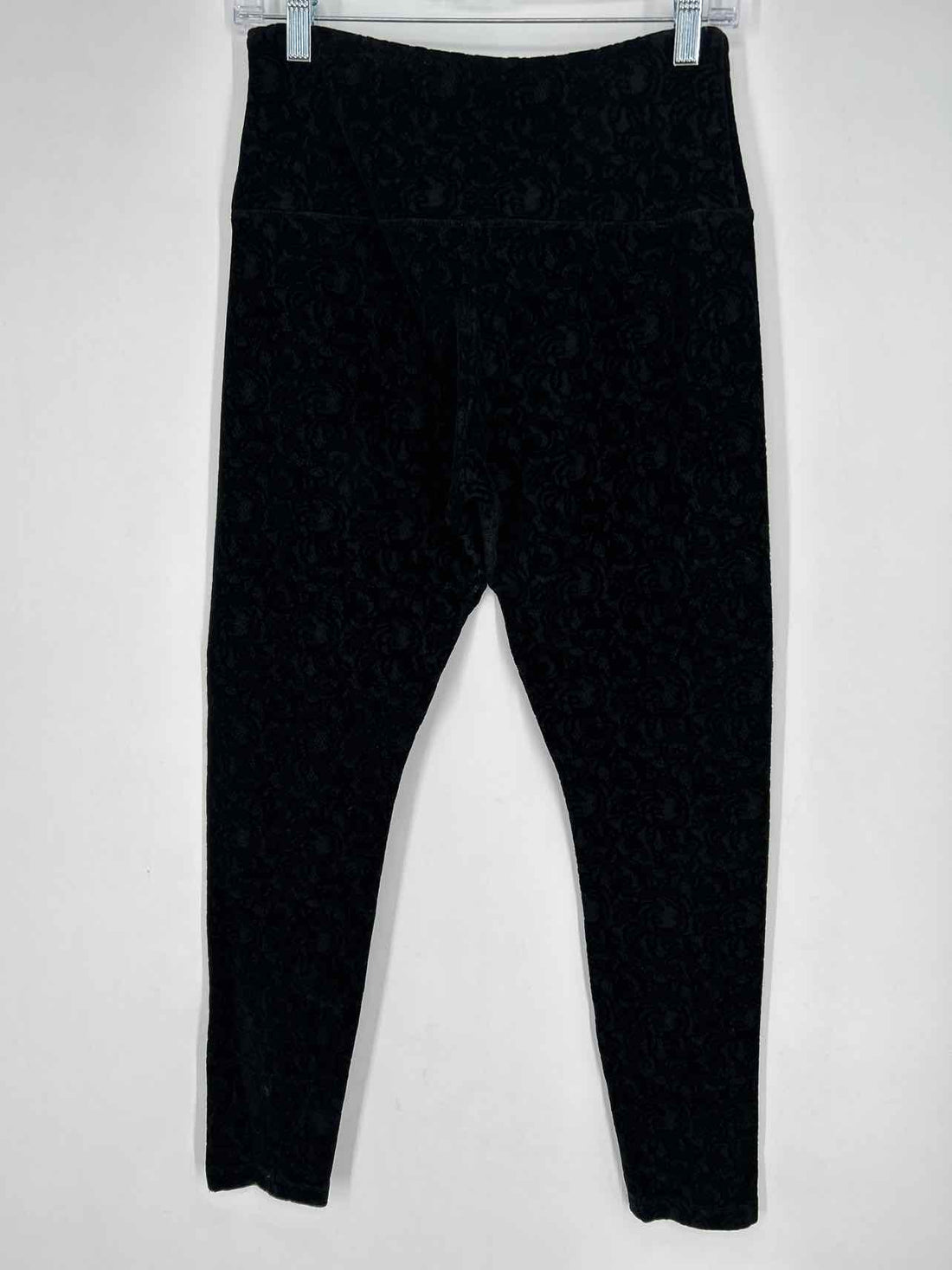 Lysse Size M Black Print Velvet Pants