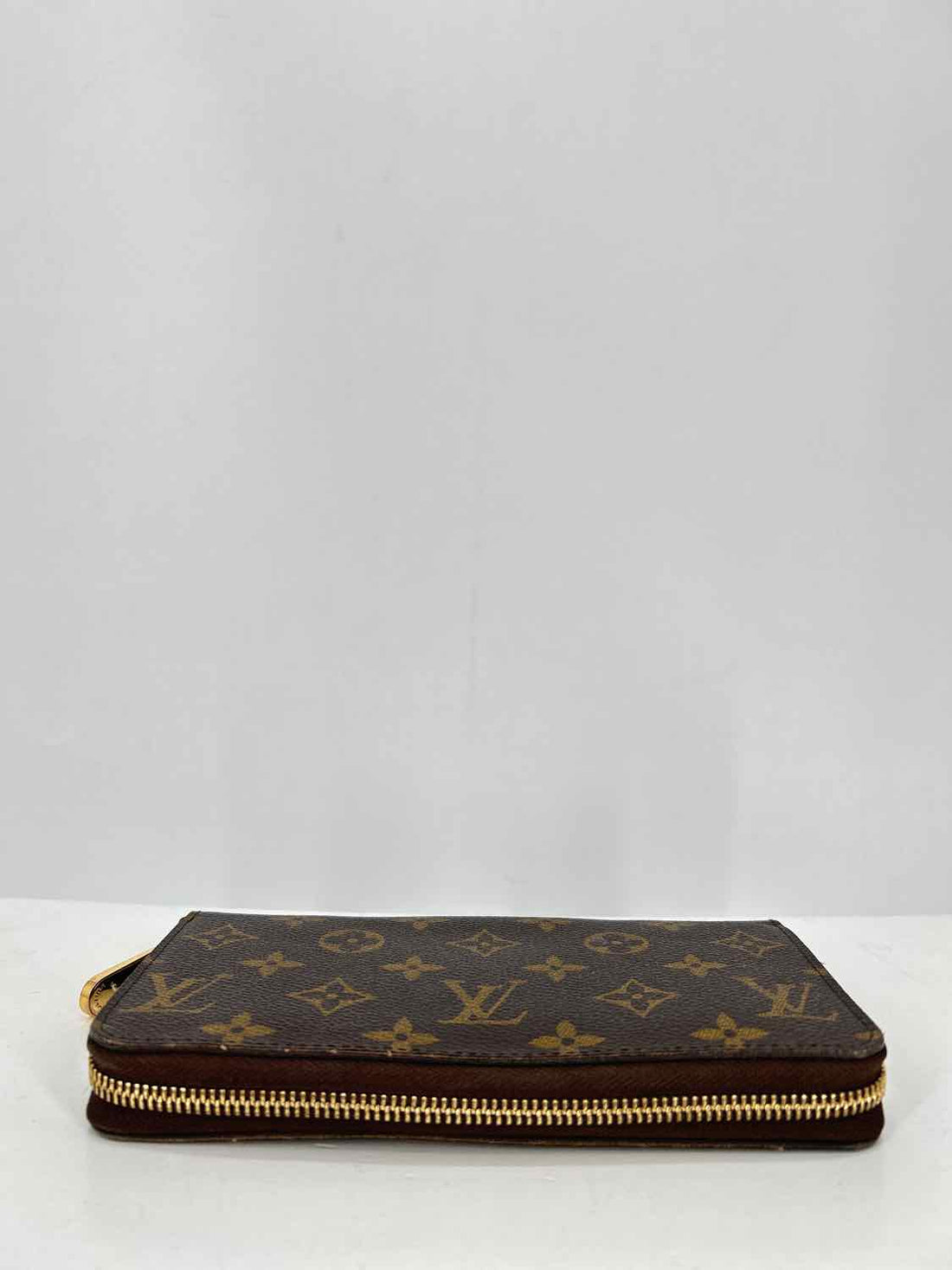 Louis Vuitton Zippy Wallet  Monogram Coated Canvas Pre Owned LUXURY