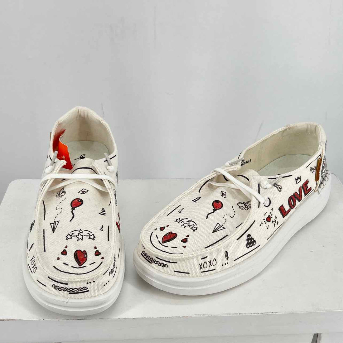 Corkys Women Size 9 White Print Canvas Loafers