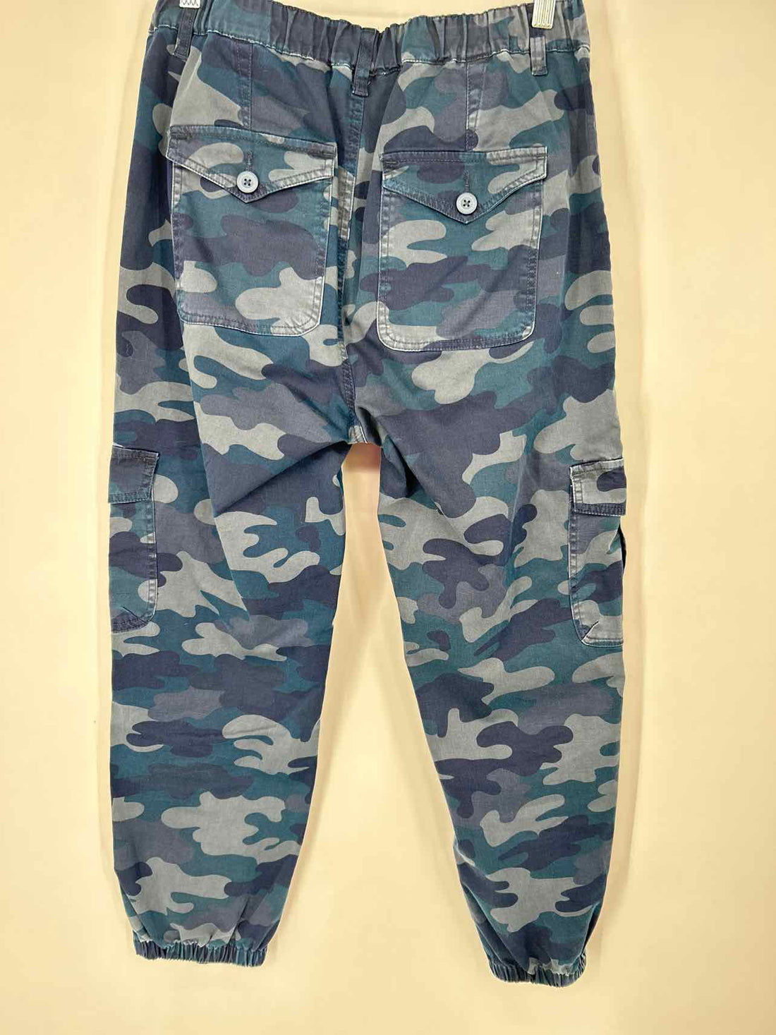 Sundance Size 6 Blue Camo Pants