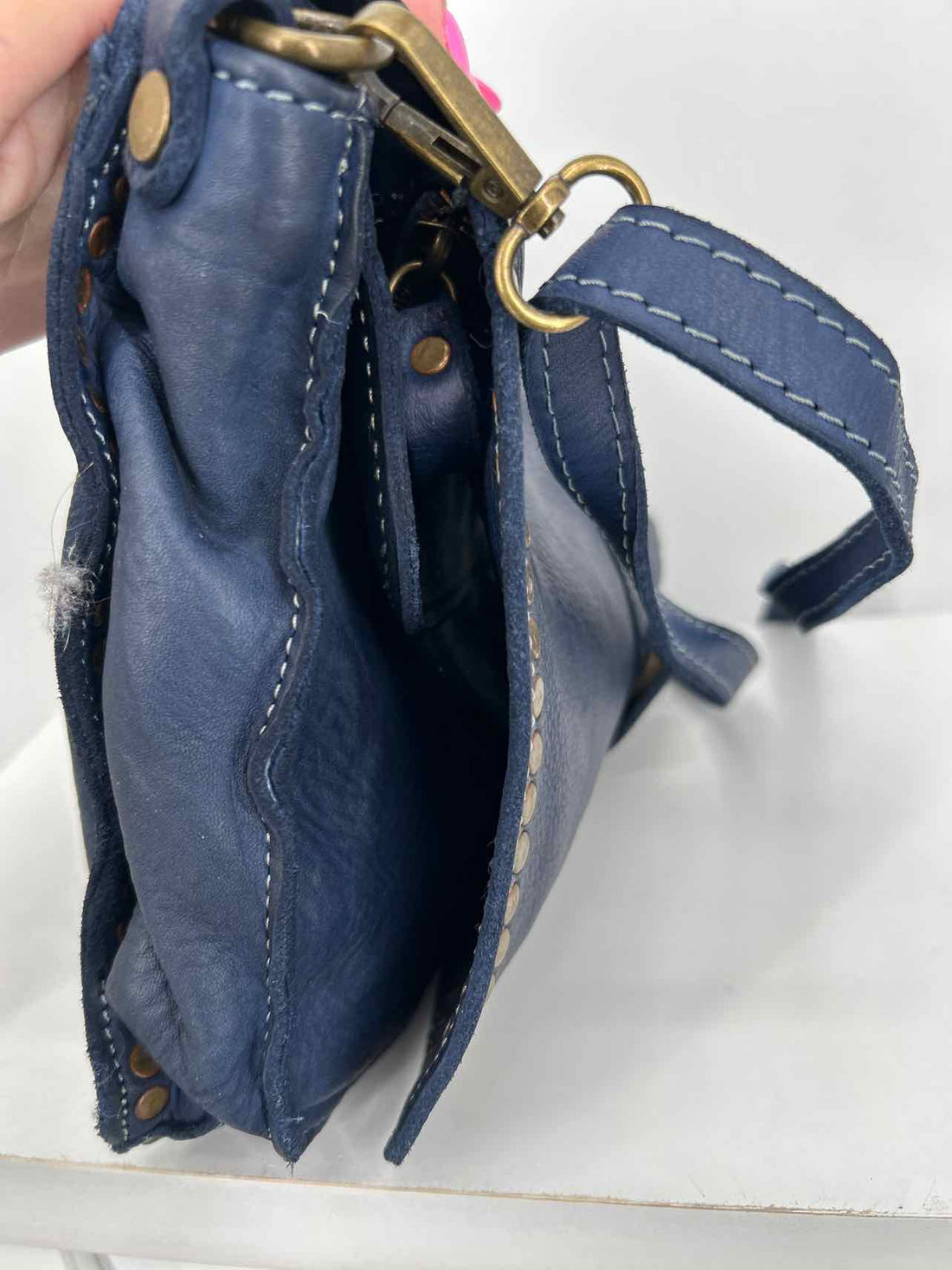 No Brand Name Navy Leather Pre Owned Purse