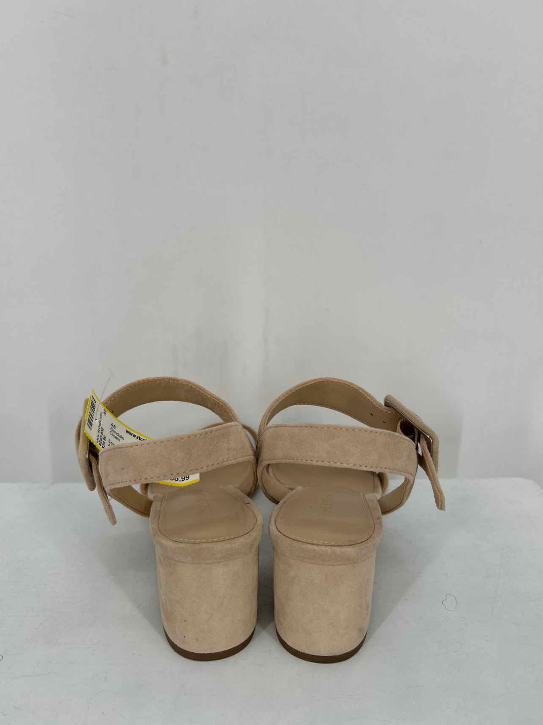 J McLaughlin Women Size 7.5 Cream Sandals