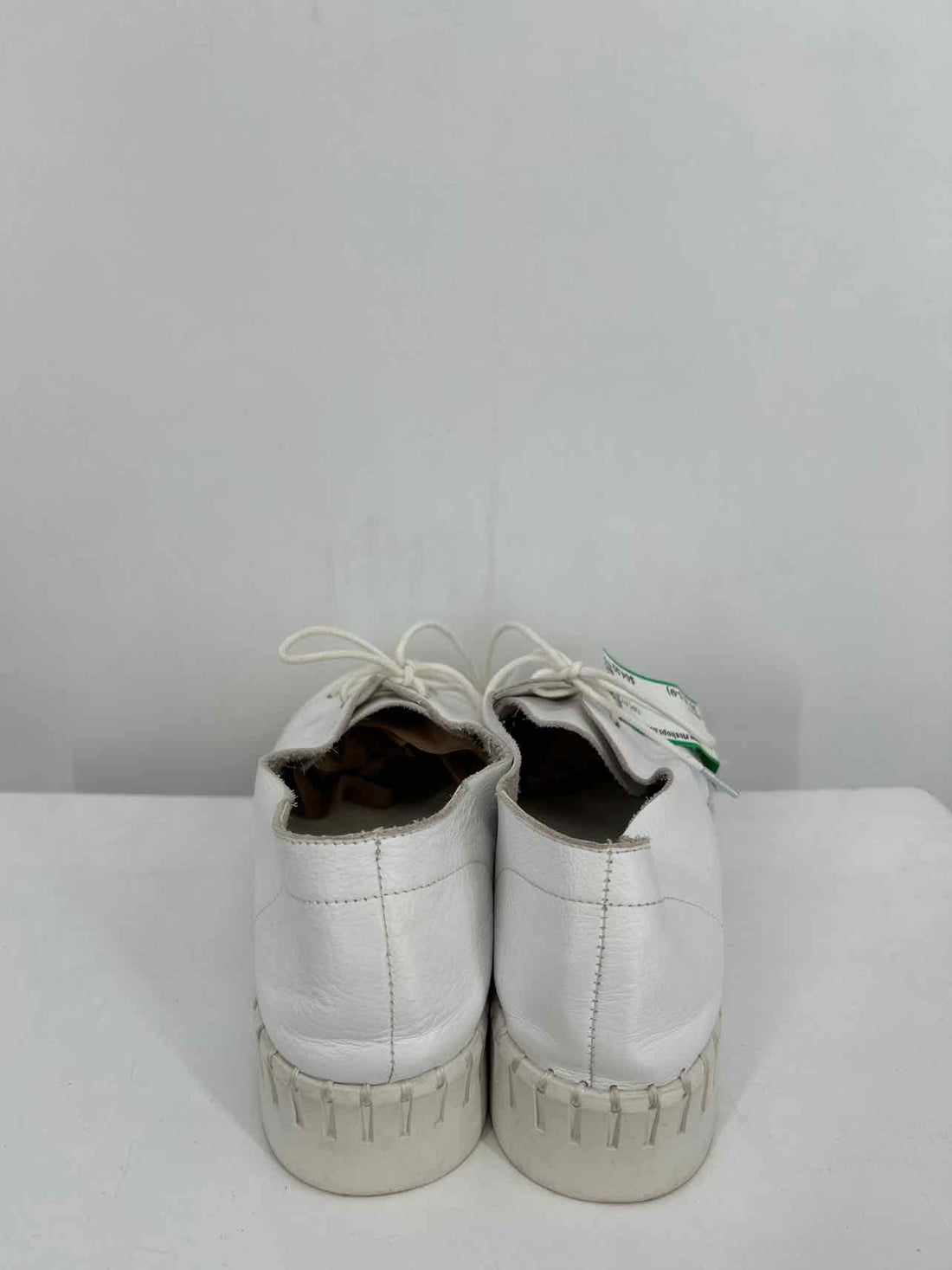 Silent D Women Size 39 (8.5-9) White Sneakers