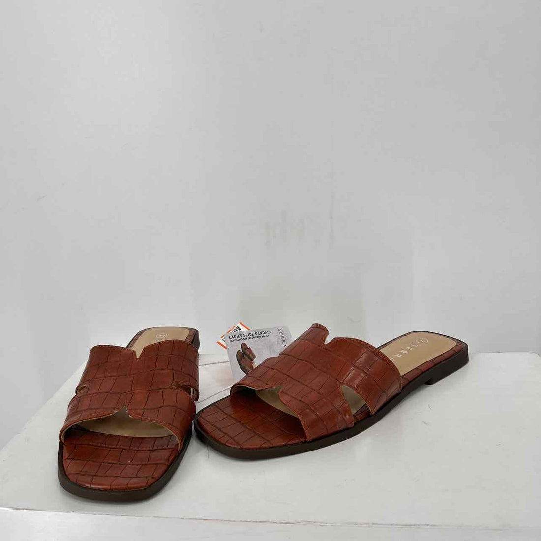 Serra Women Size 7 Brown NWT Sandals
