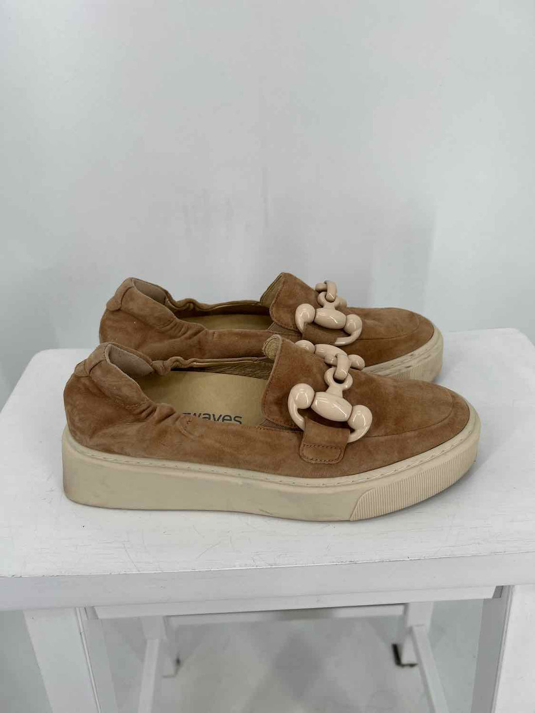 Softwaves Women Size 37 (6.5-7) Tan Loafers