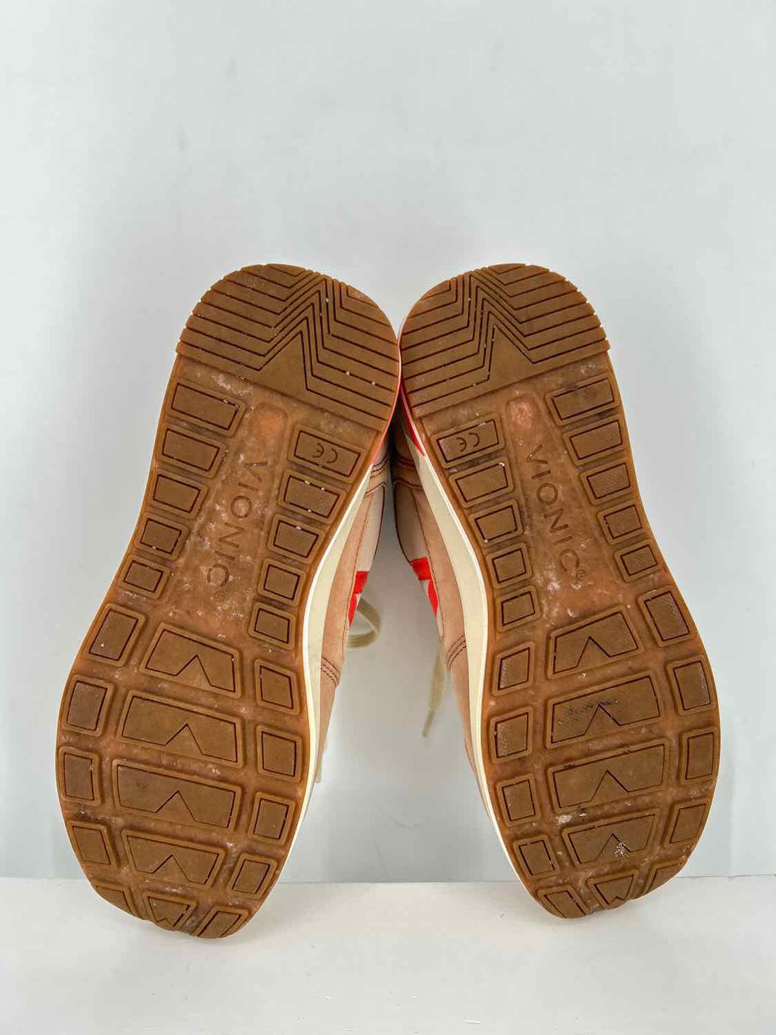Vionic Women Size 7.5 Tan Colorblock Sneakers