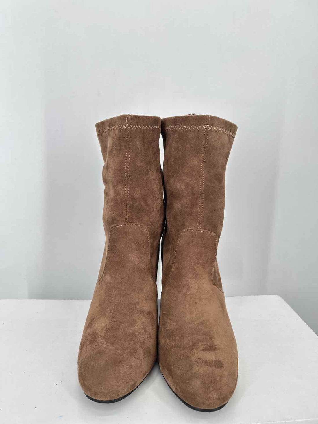 Bohme Women Size 8.5 Tan Suede Ankle Boot
