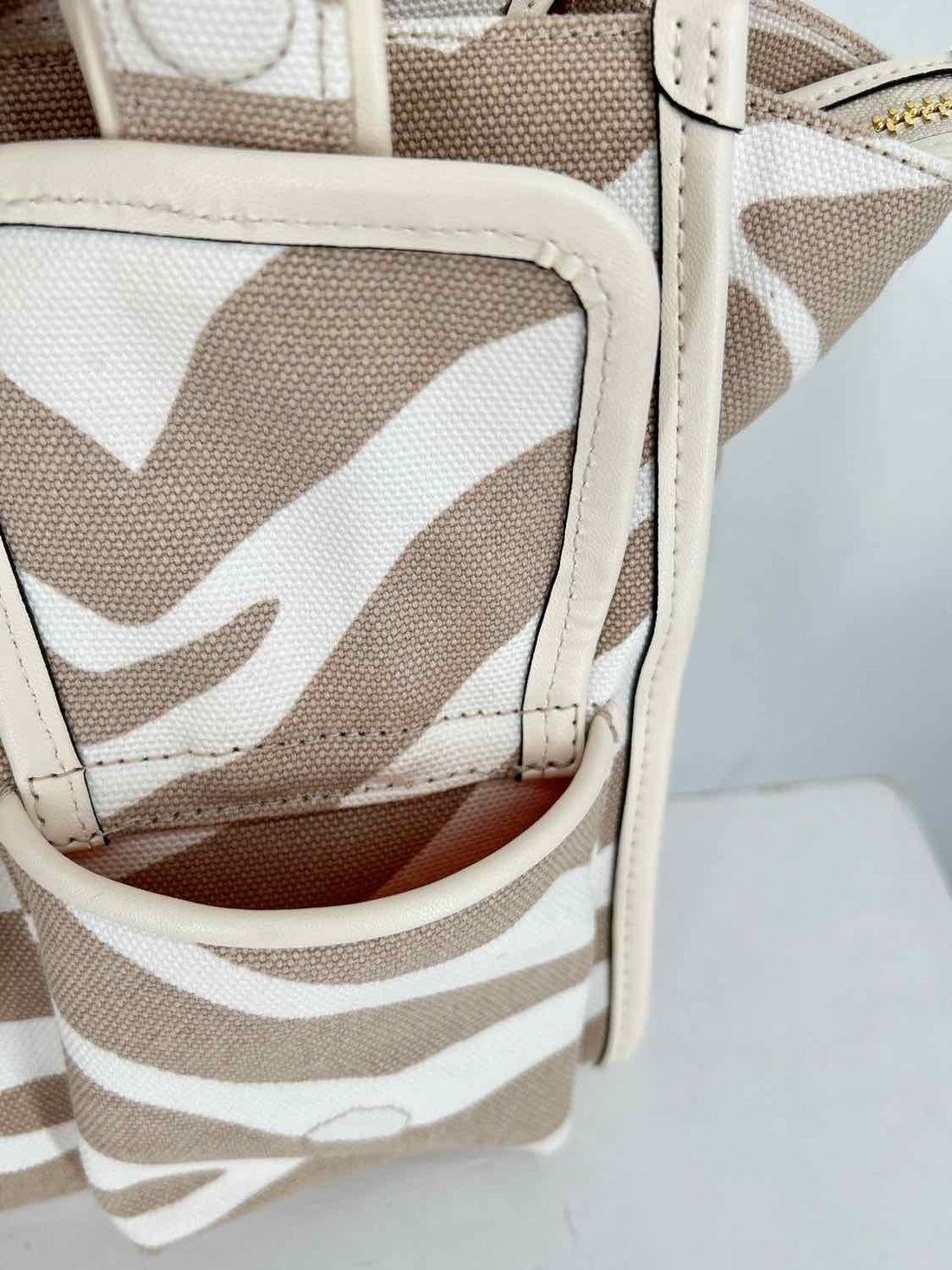 Kate Spade Beige Zebra Canvas Pre Owned Satchel